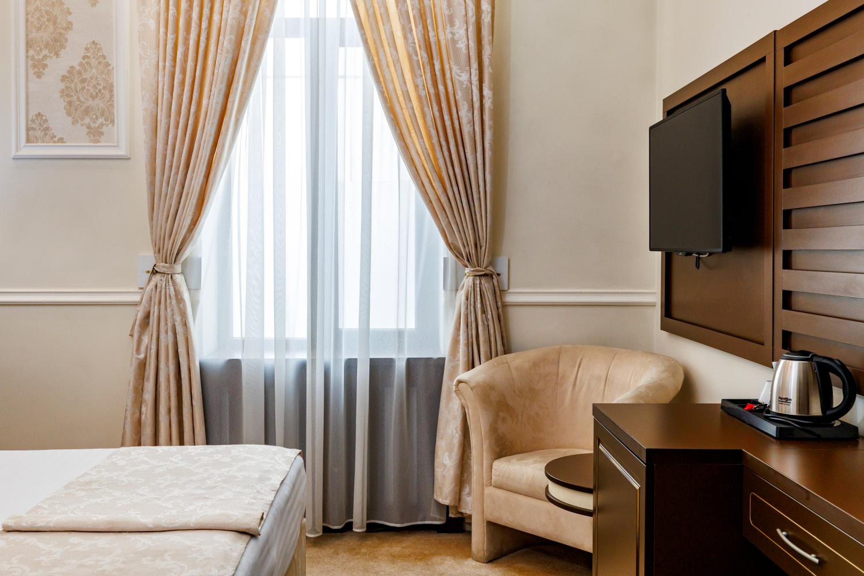 Queen Room photo 3
