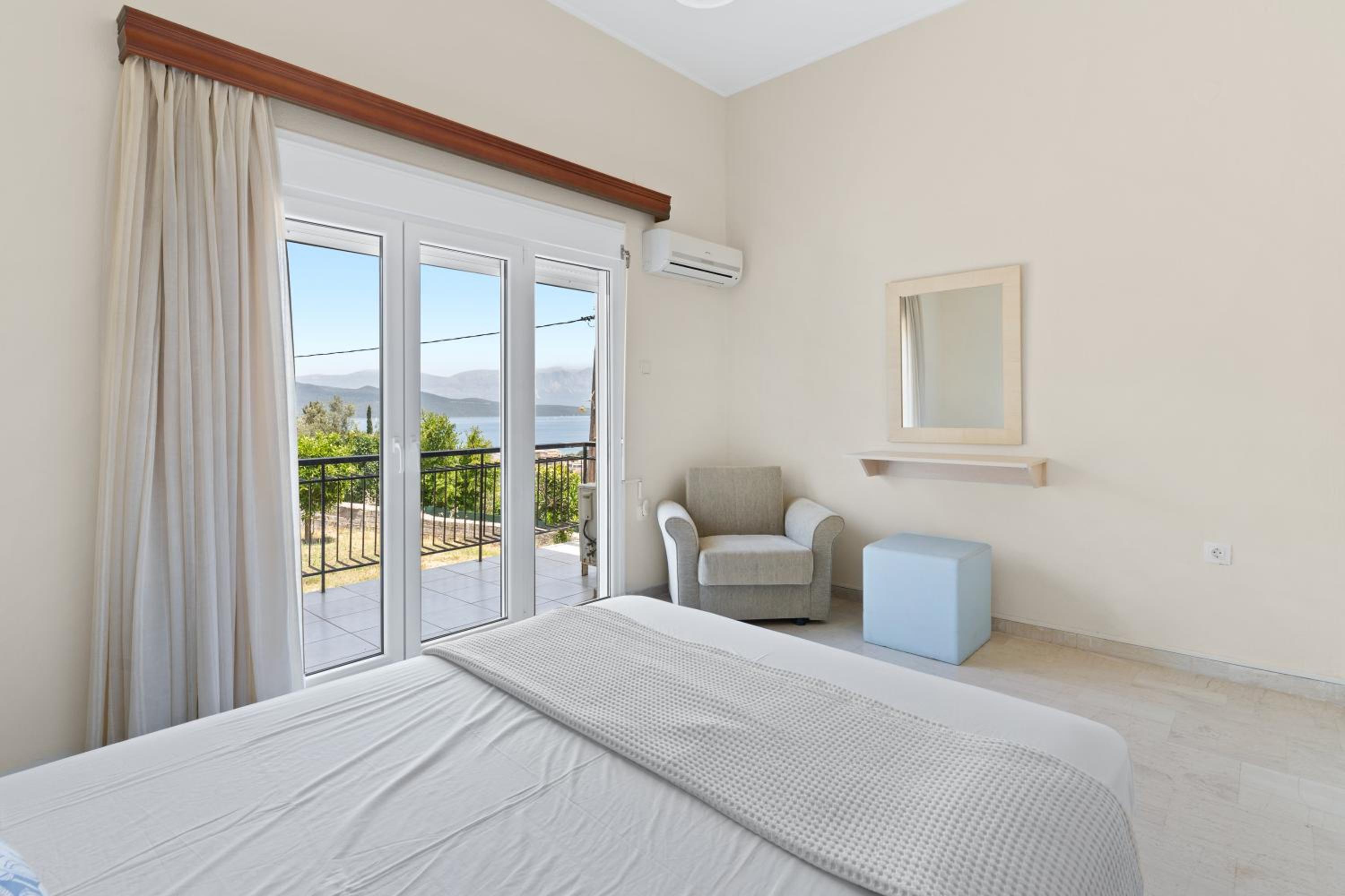 Classic One-Bedroom Apartment with King Bed photo 1