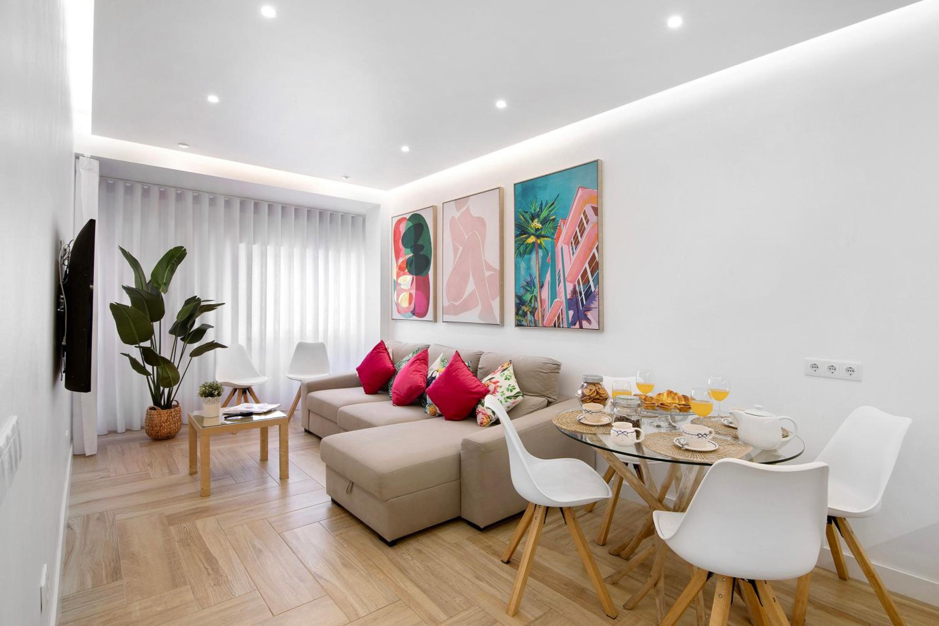Two-Bedroom Deluxe Apartment with Balcony