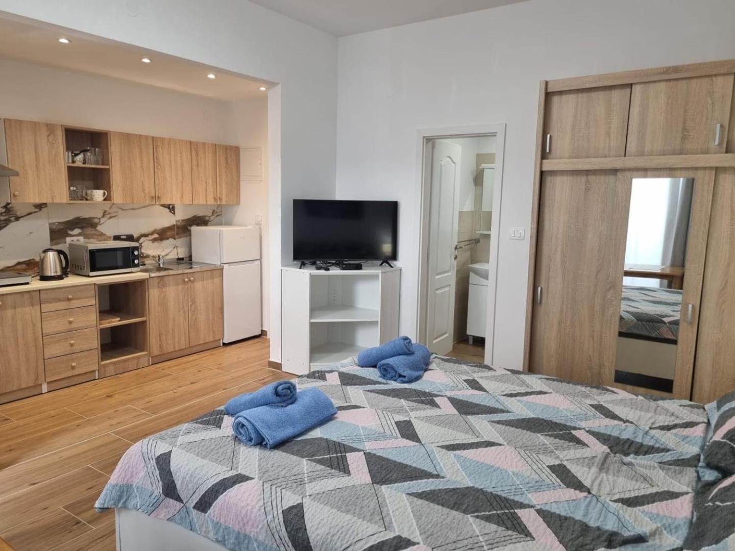 Studio Apartment
