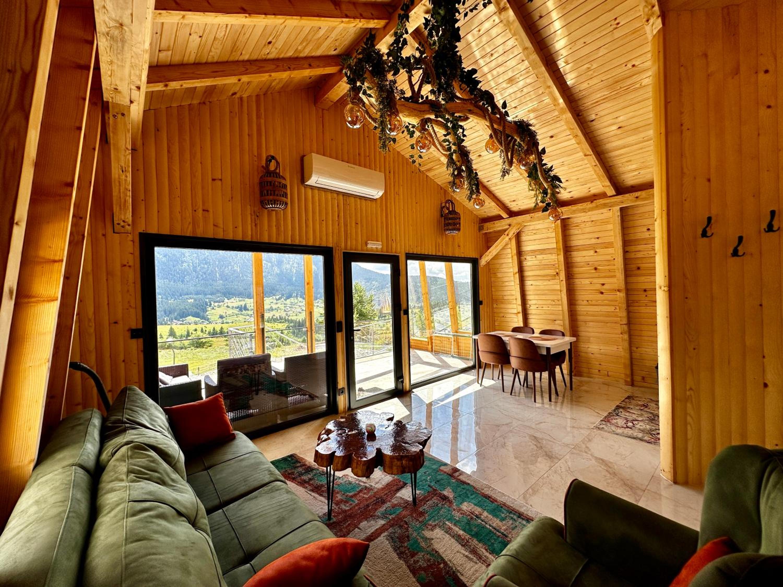 One-Bedroom House photo 1