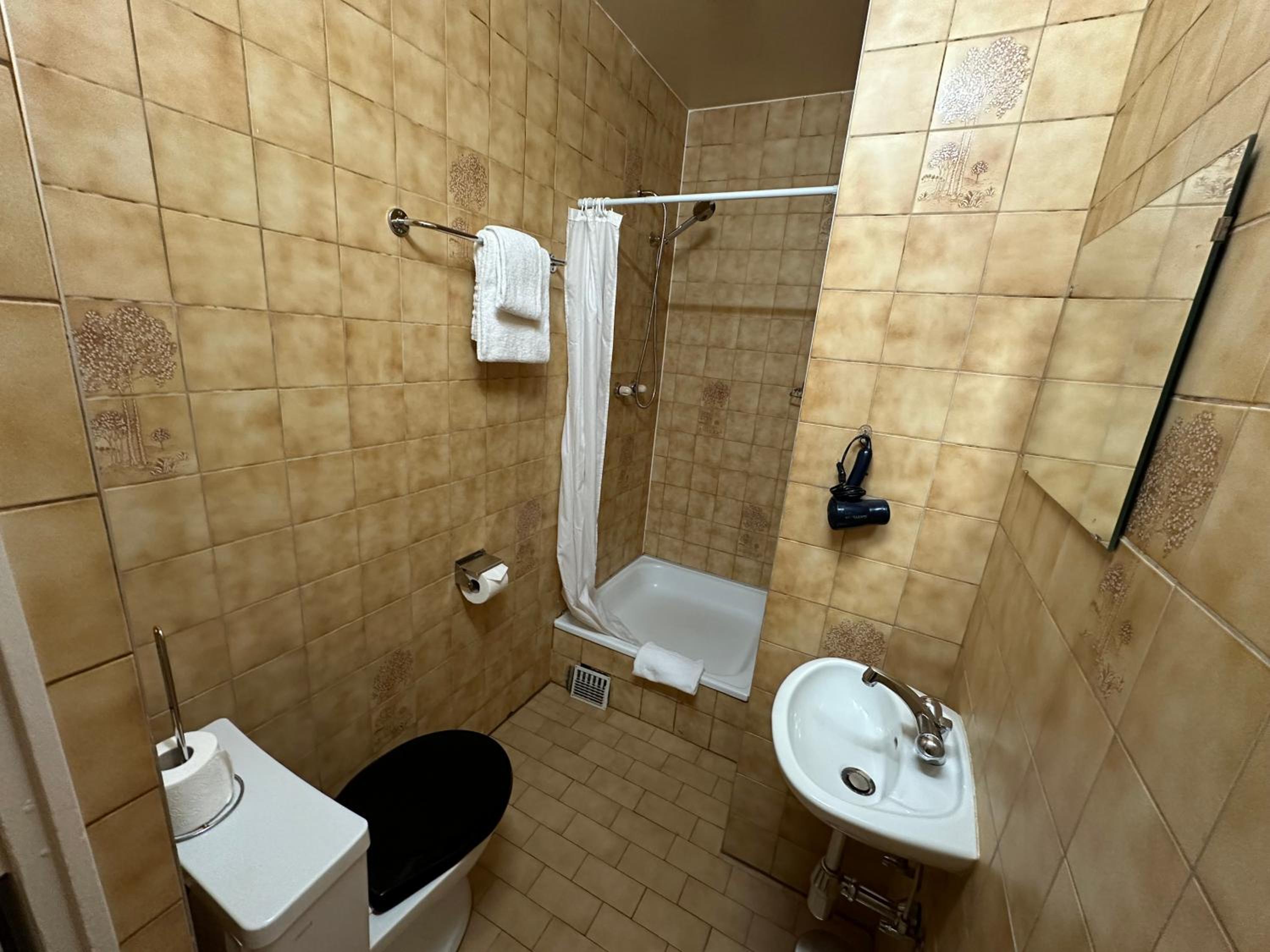 Single Room with Private External Bathroom