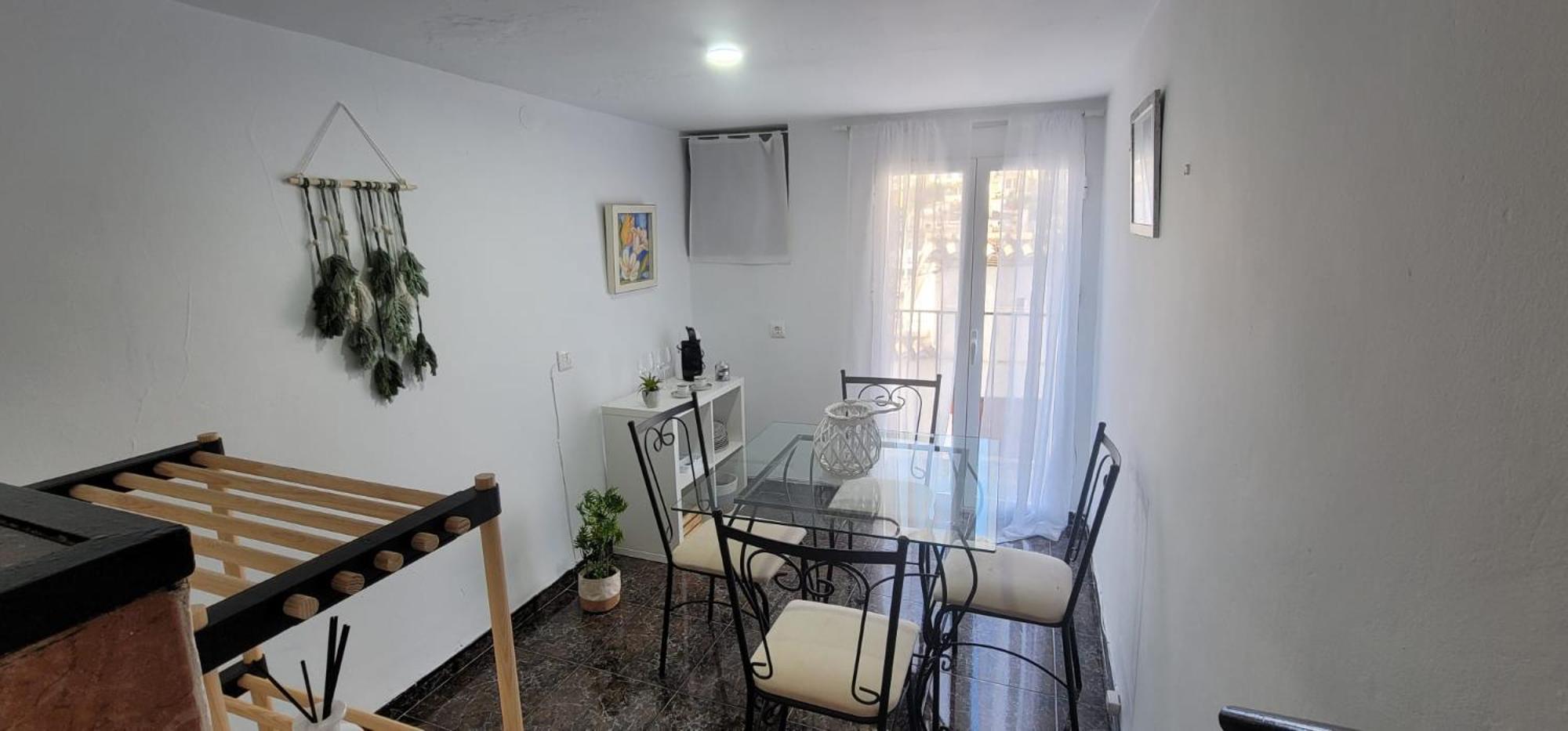 Two-Bedroom Apartment with Balcony and Terrace photo 3