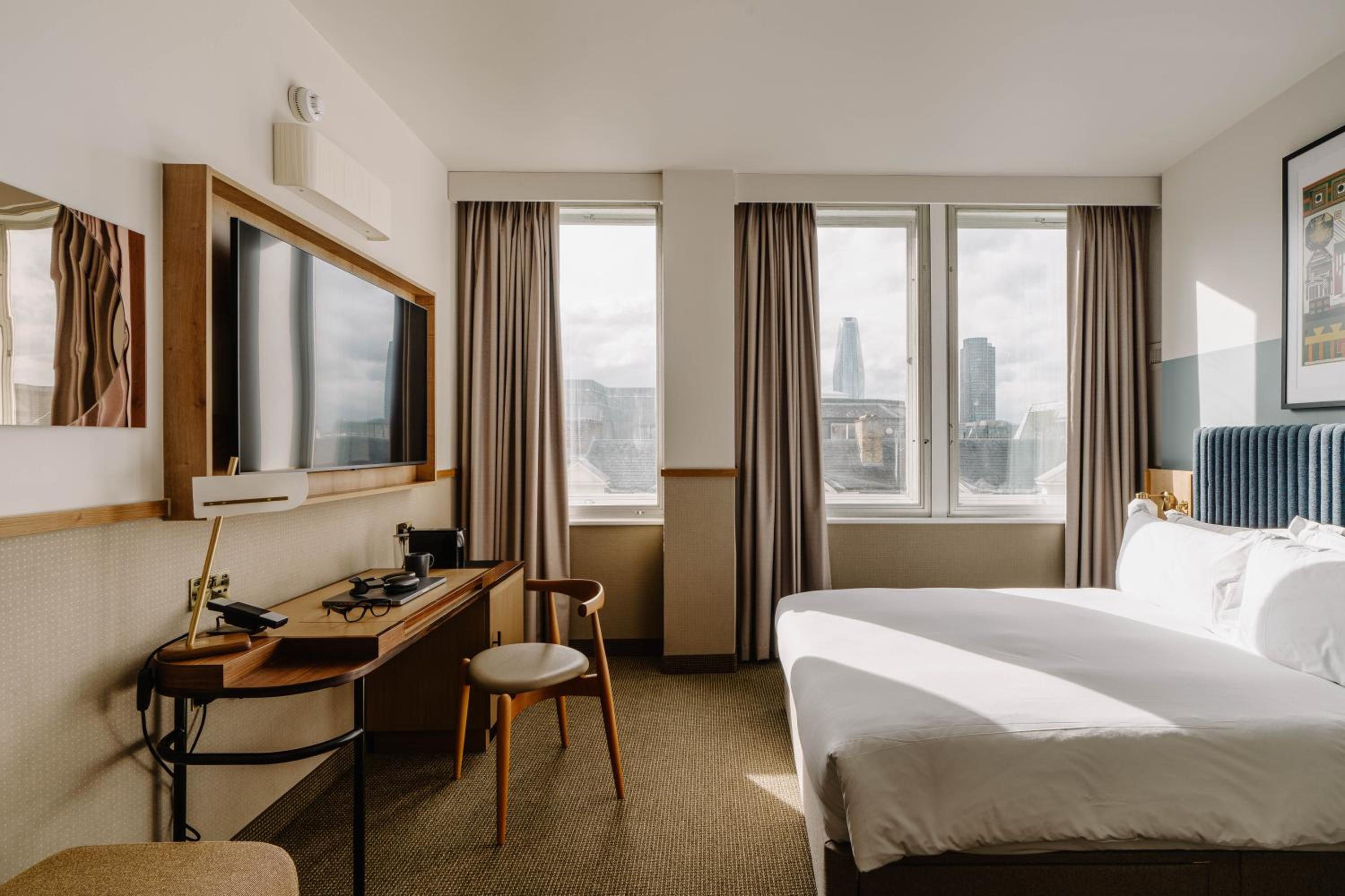 Standard King Room photo 2