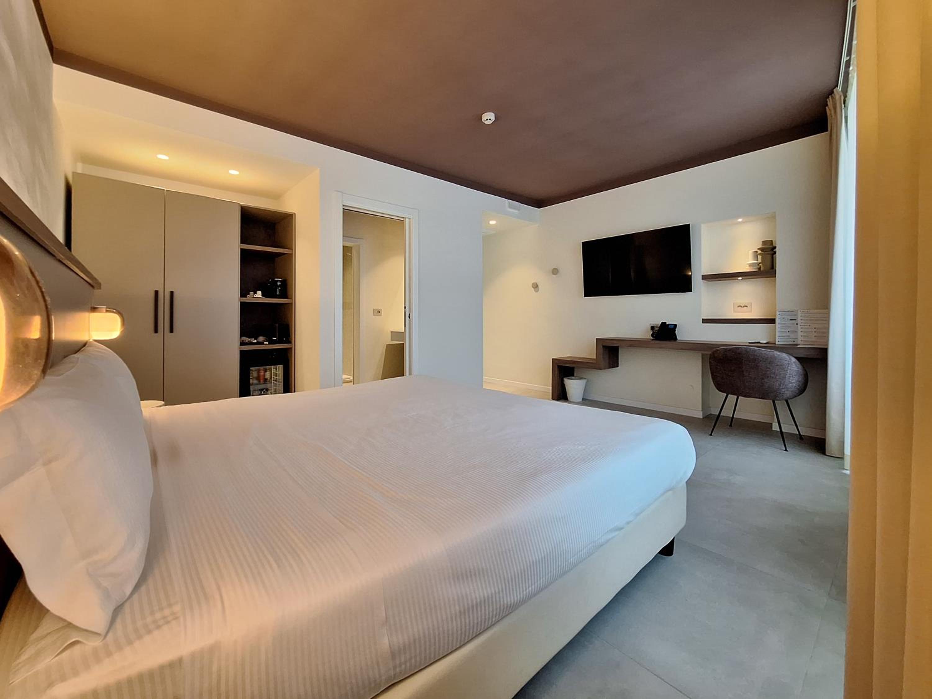 Superior Double Room - Photo 1