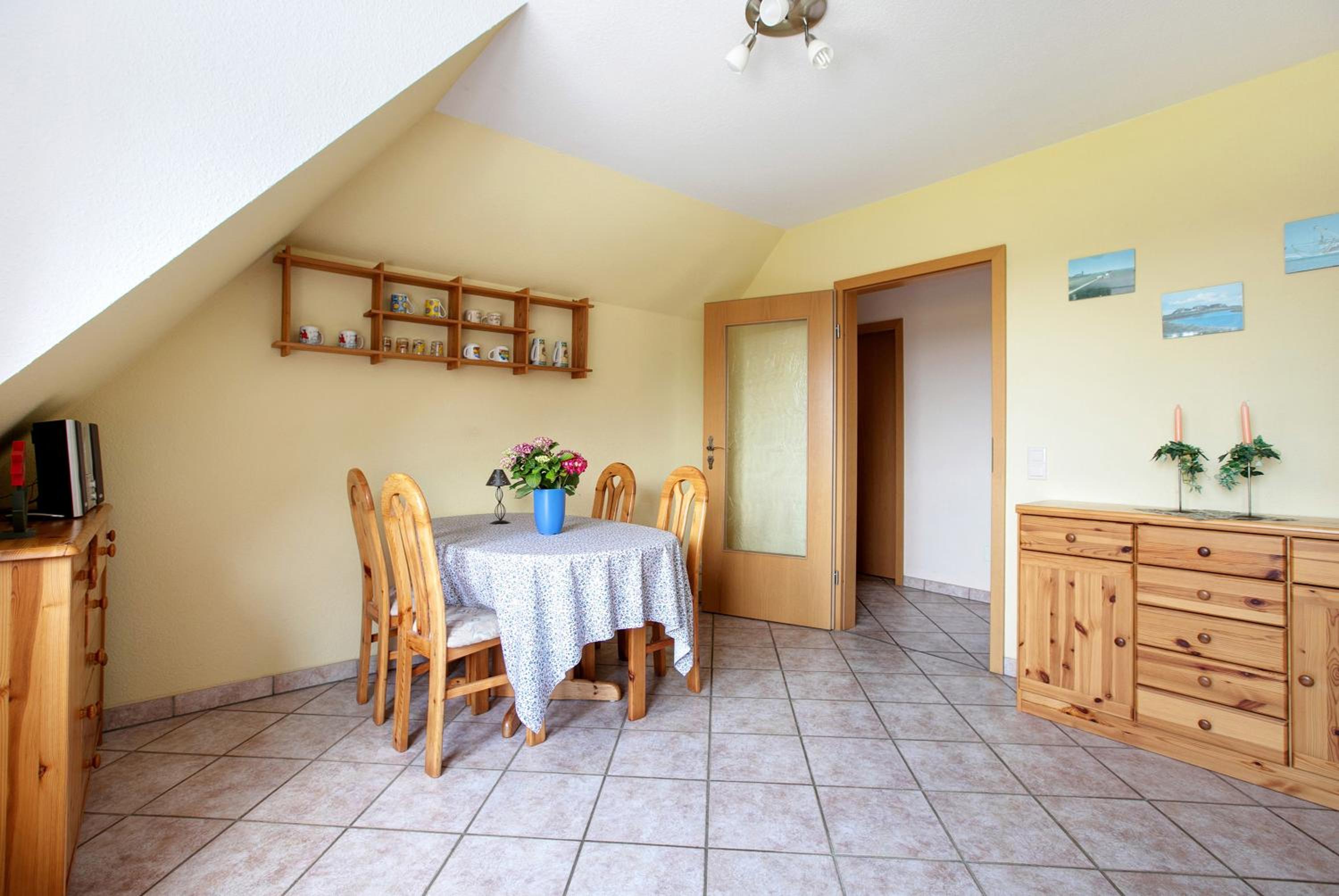Two-Bedroom Deluxe Apartment with Garden View photo 2