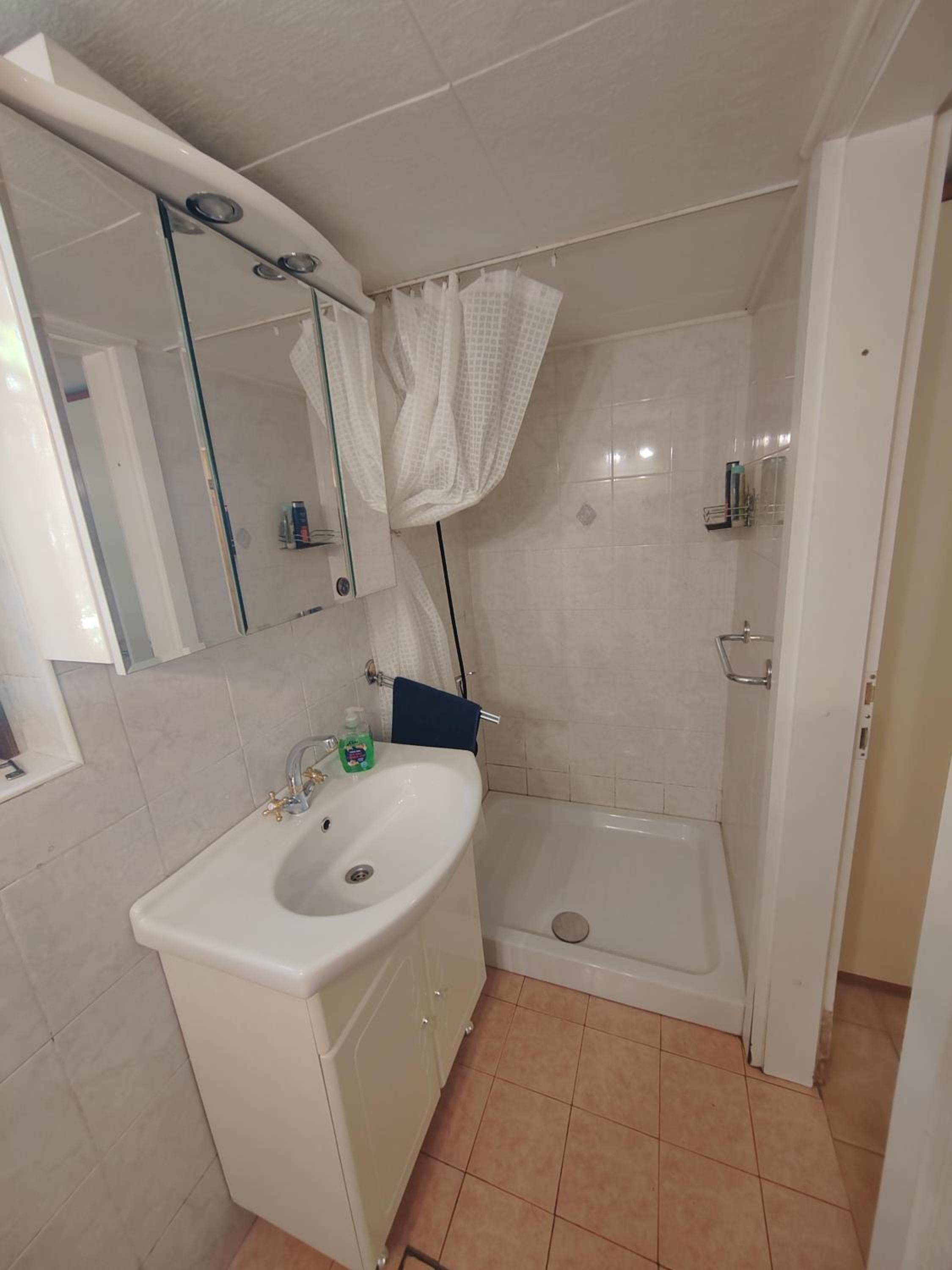 One-Bedroom House - Photo 3