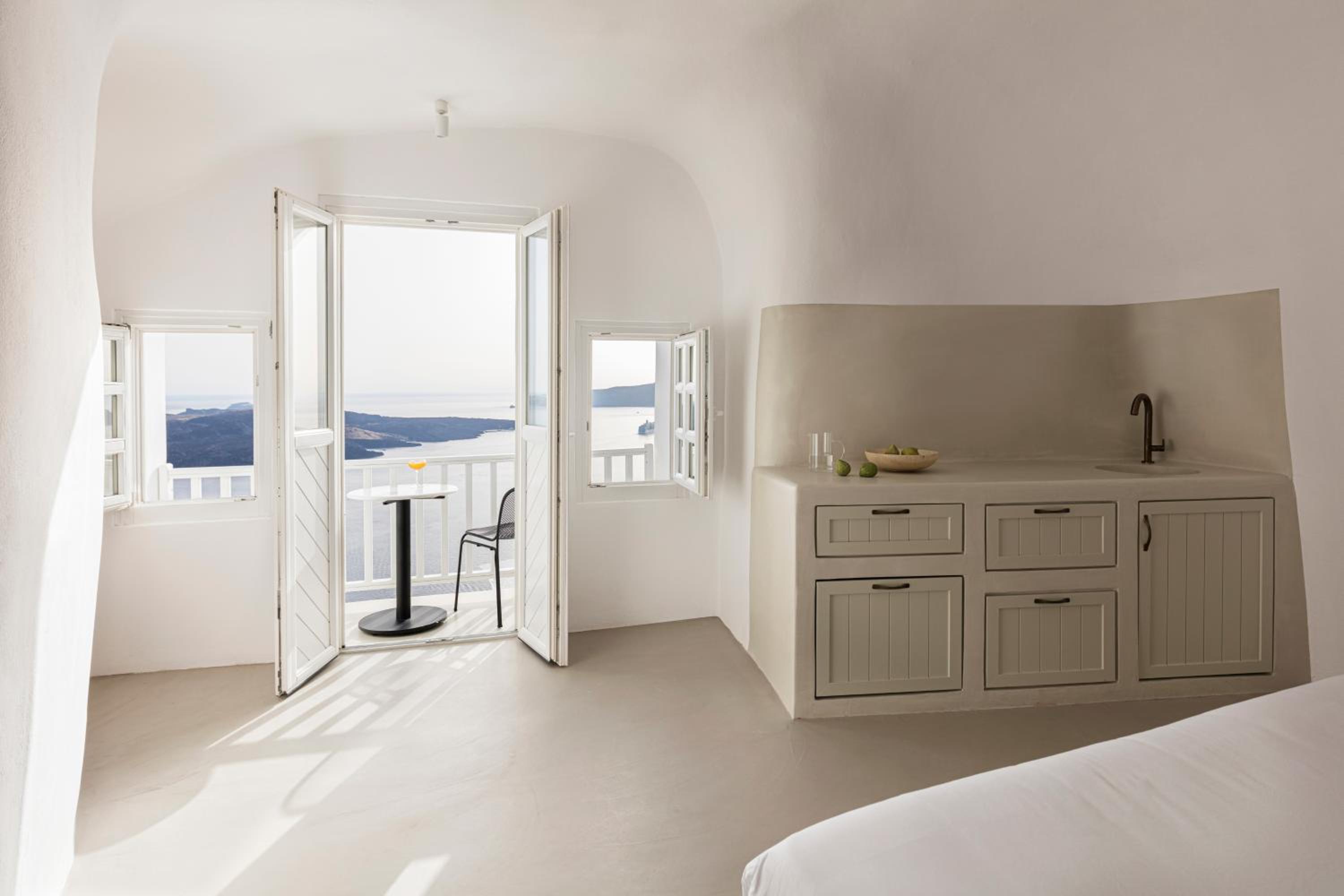Deluxe Sea View Suite With Indoor Hot Tub