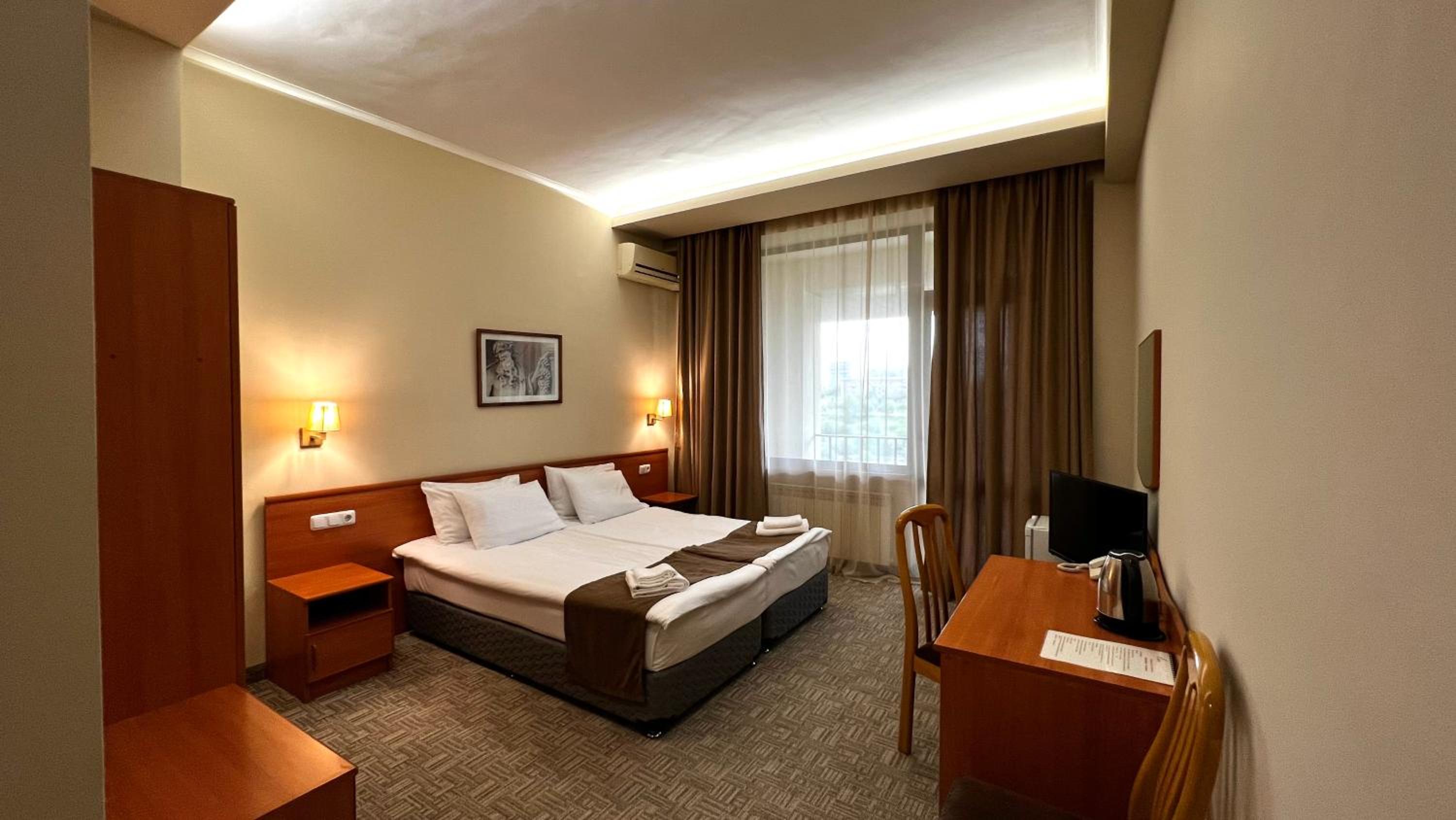 Double or Twin Room with Balcony photo 1