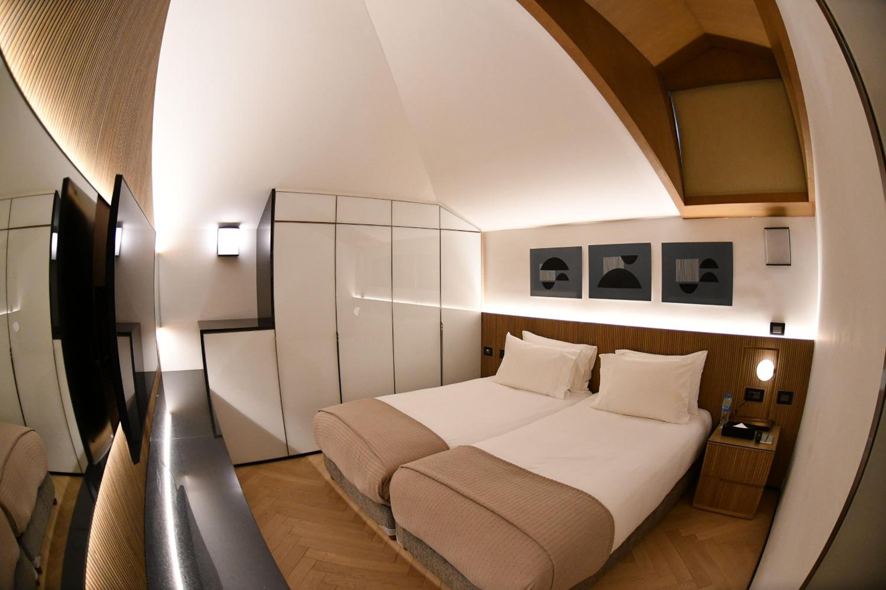 Two-Bedroom Suite photo 2