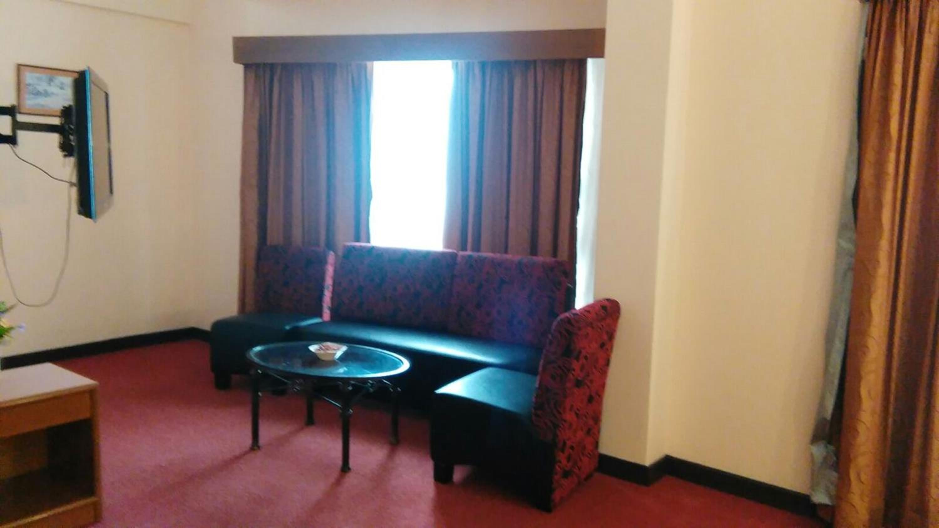 Suite - Photo 10