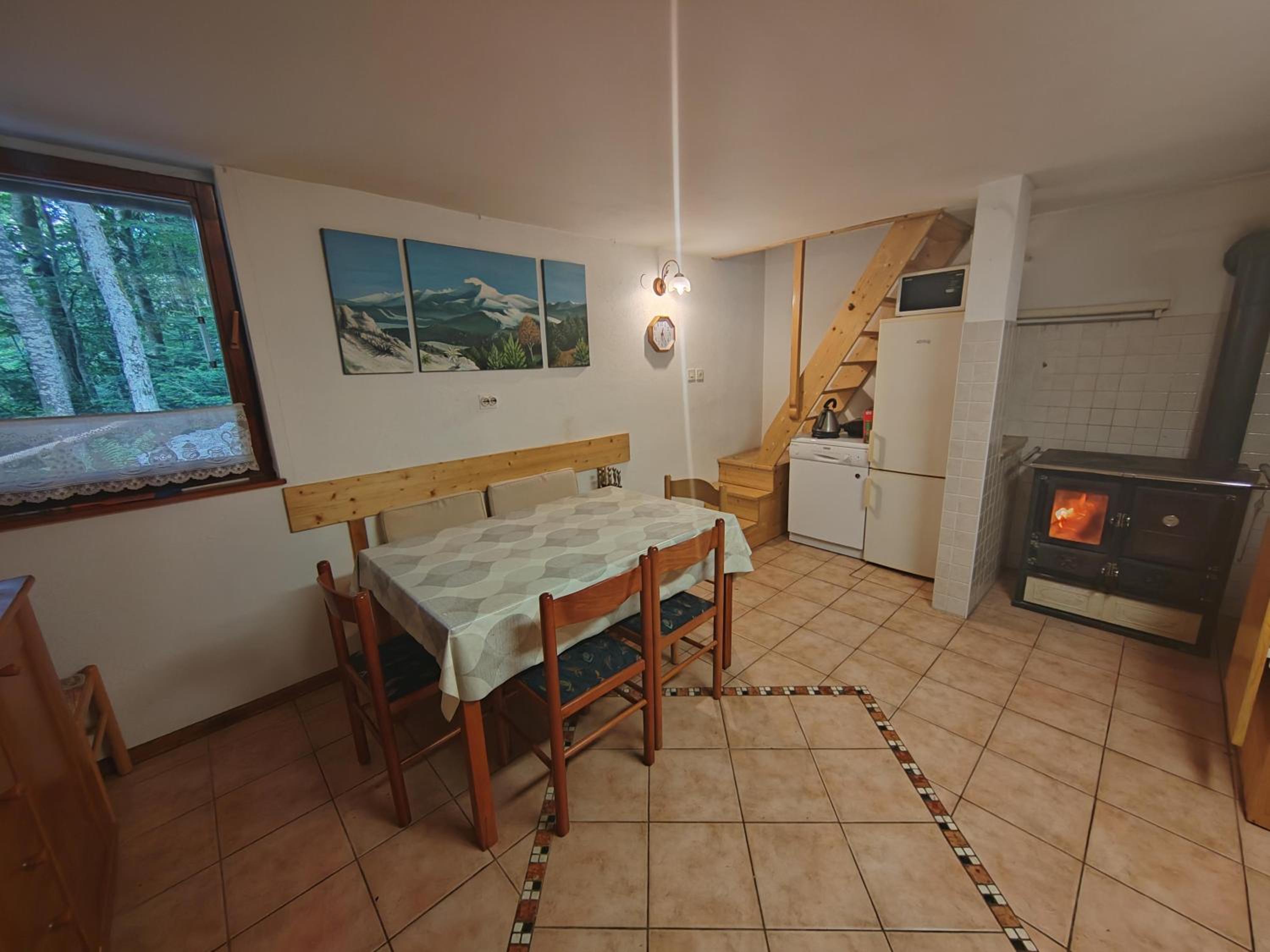 One-Bedroom House - Photo 6