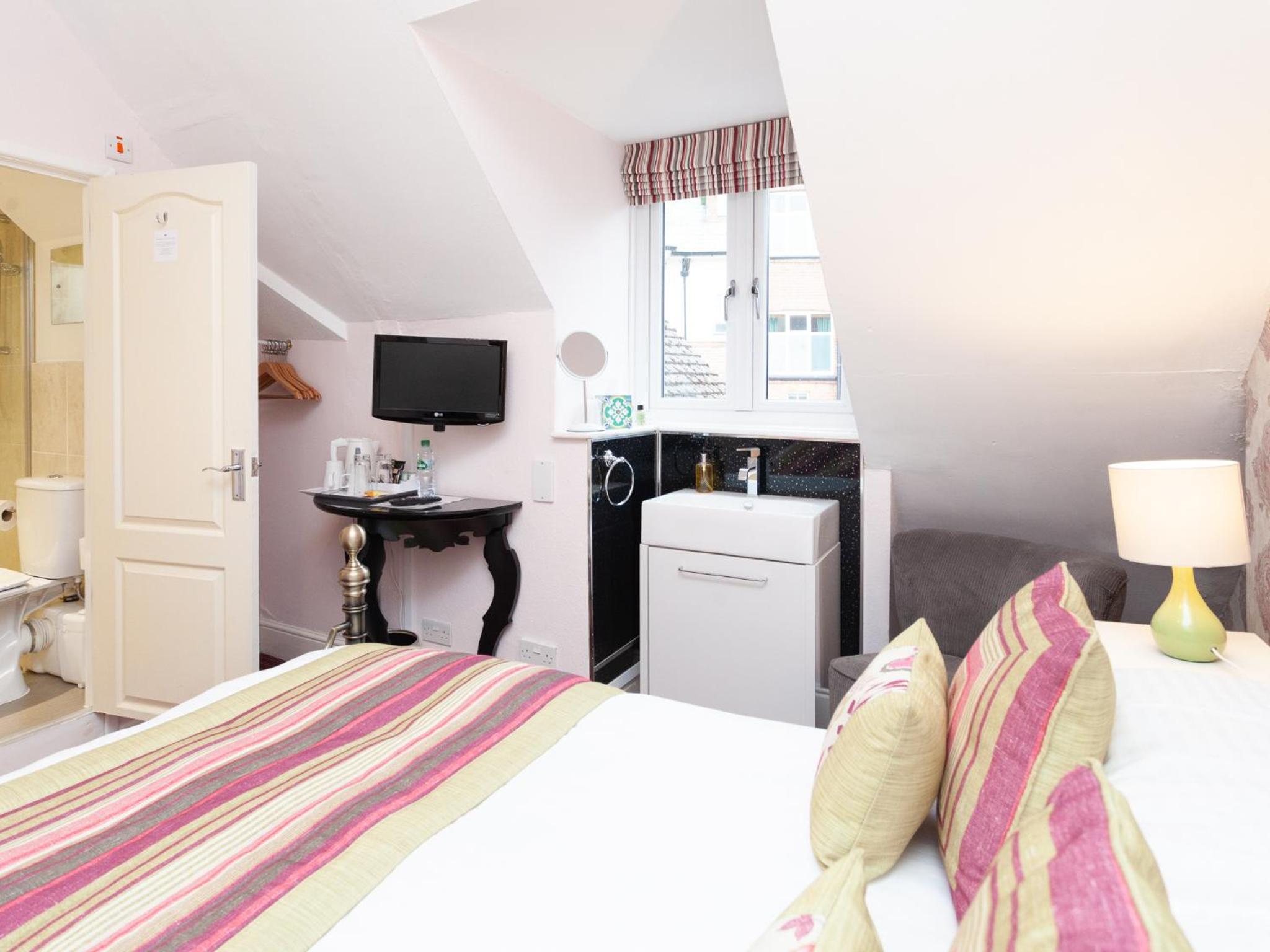 Economy Double Room photo 1