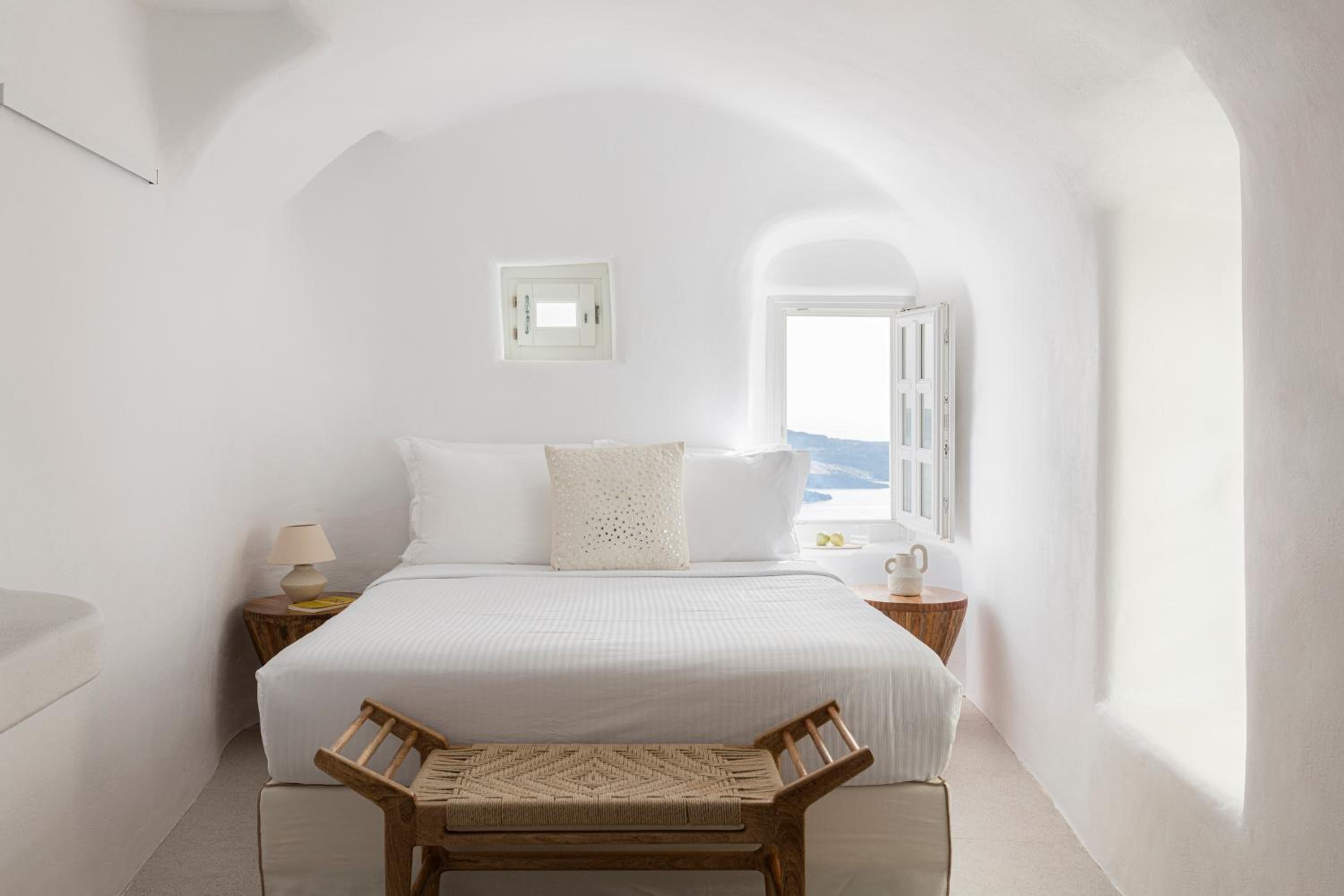 13-BEDROOM SEA-VIEW CASA WITH POOL AND MULTIPLE JACUZZIS