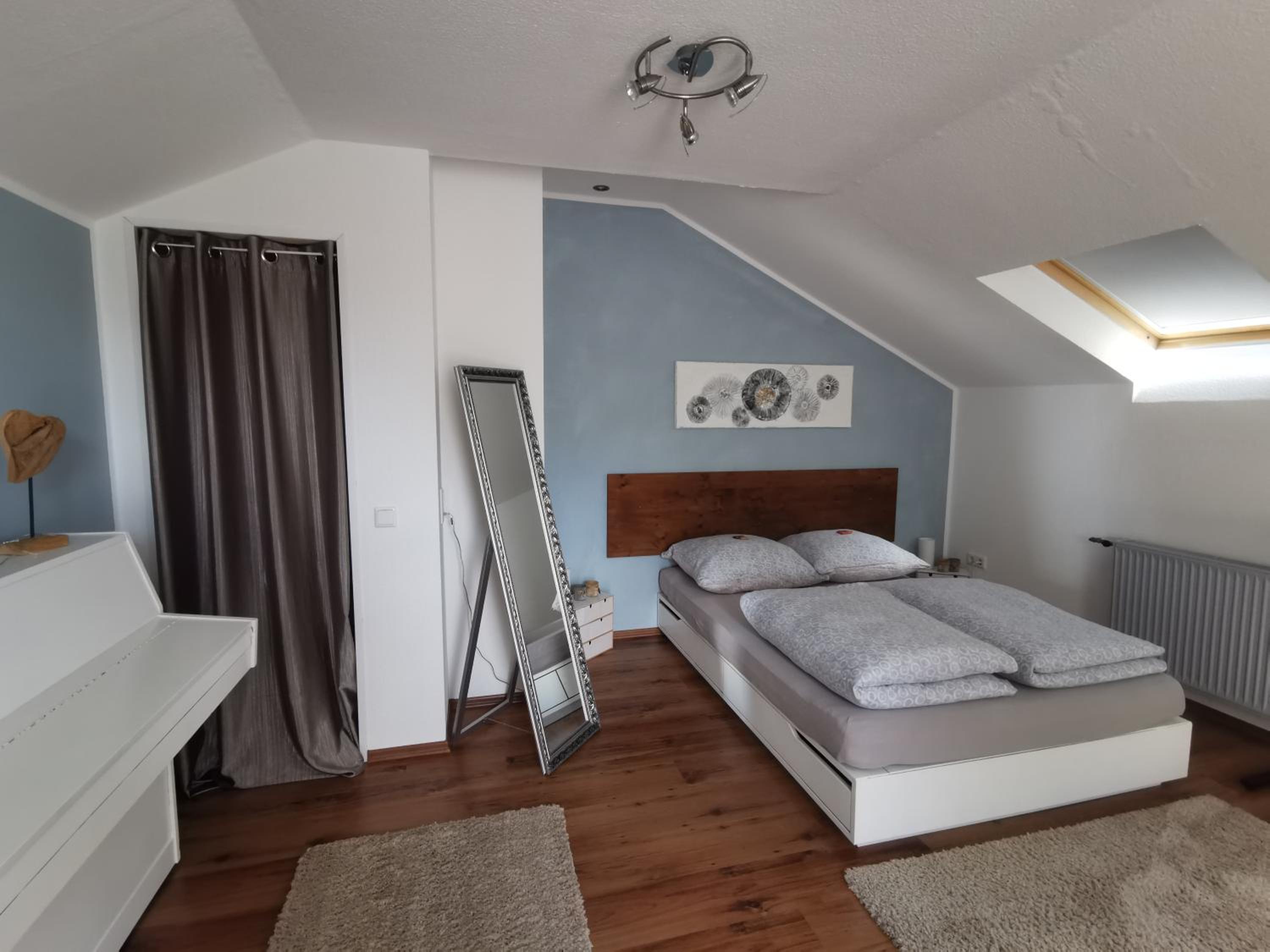One-Bedroom Apartment photo 1