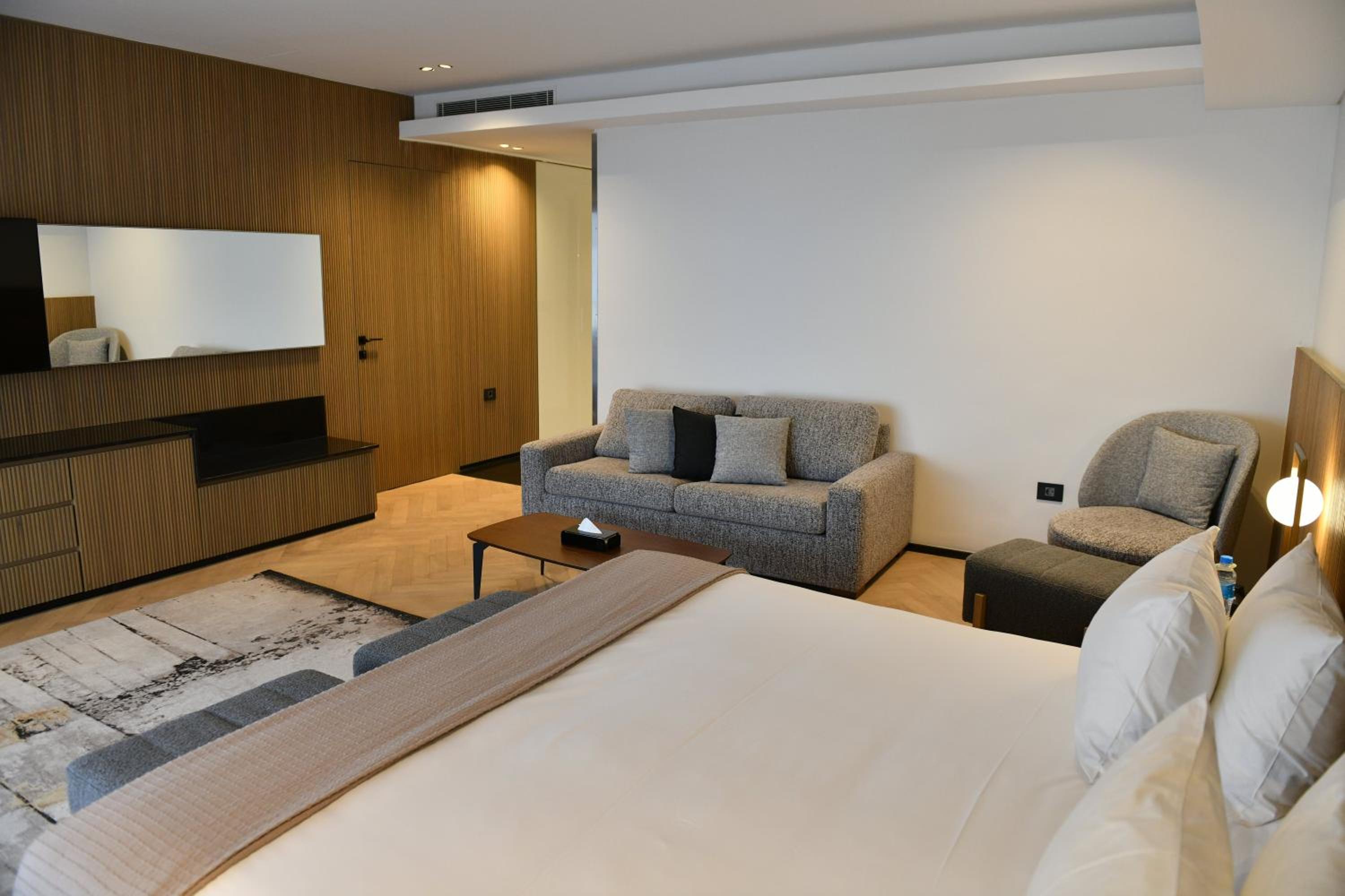 Deluxe Double Room with Balcony photo 1