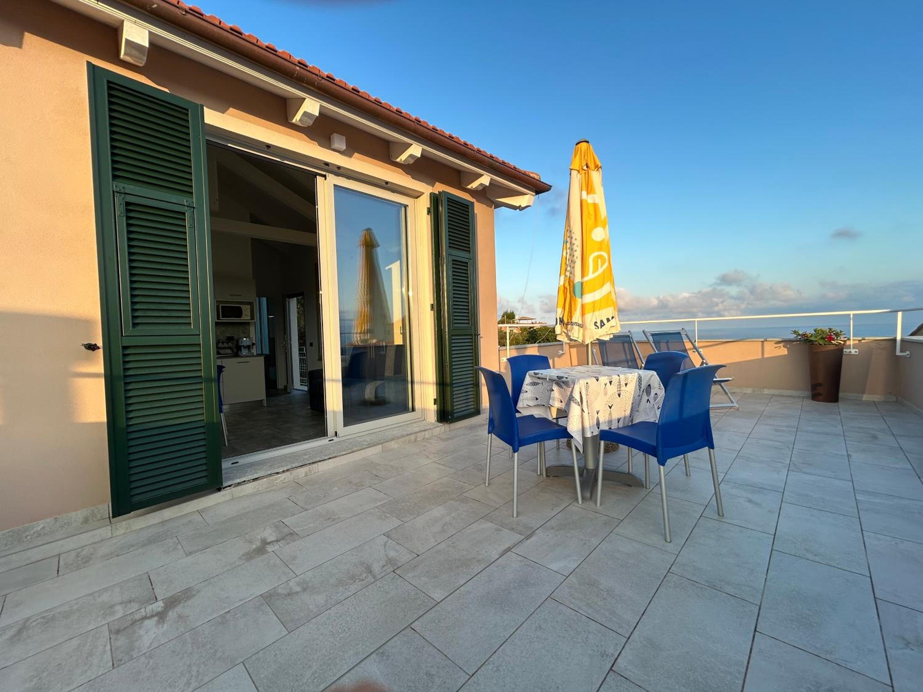 Studio Apartment with Sea View photo 2