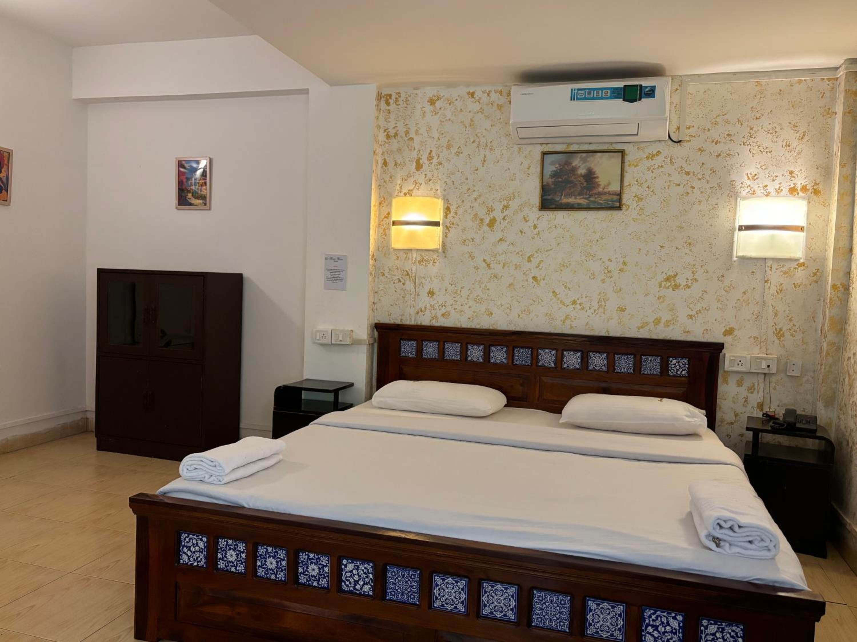 Deluxe Double Room - Photo 10