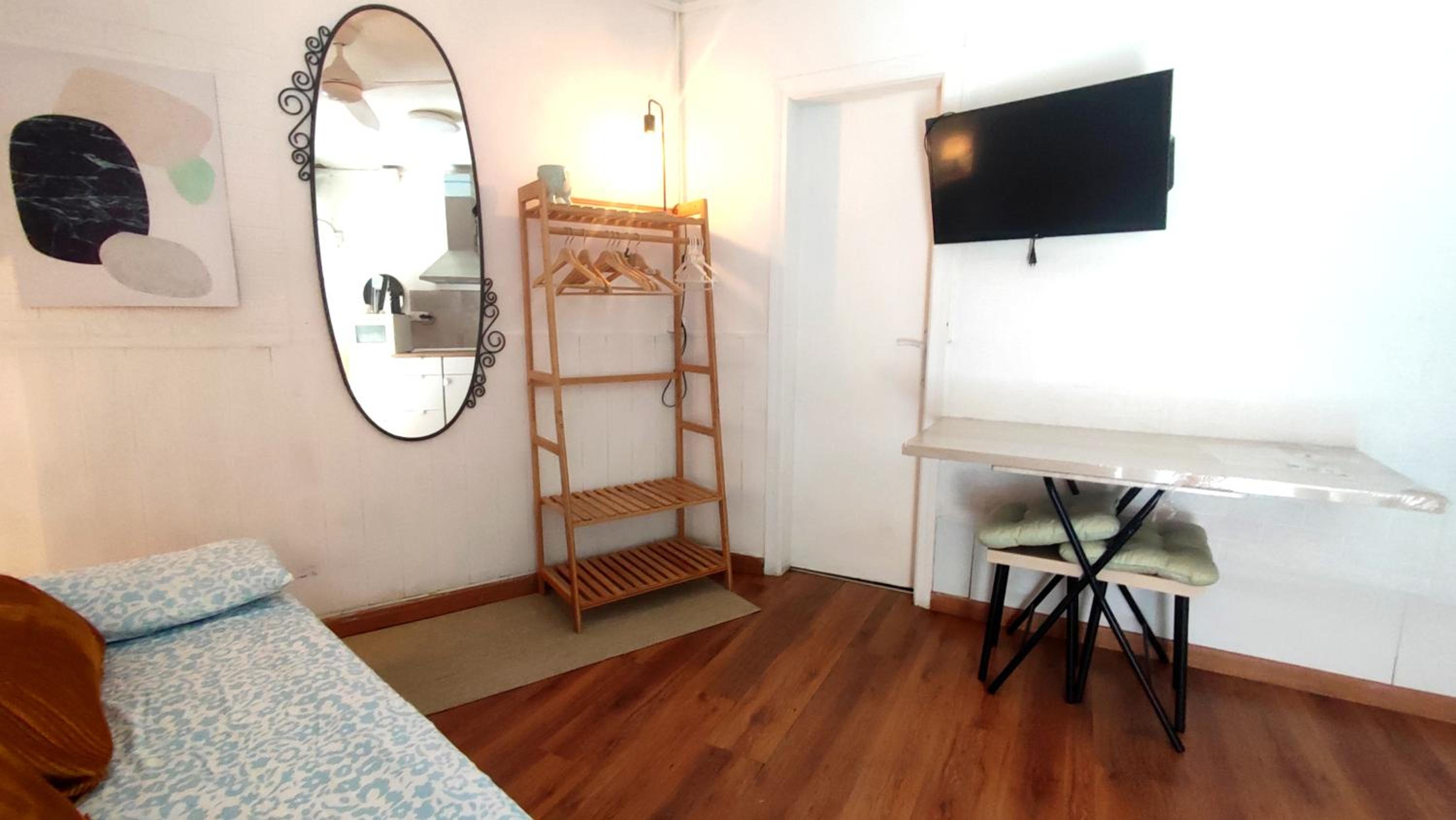 Studio Apartment photo 3