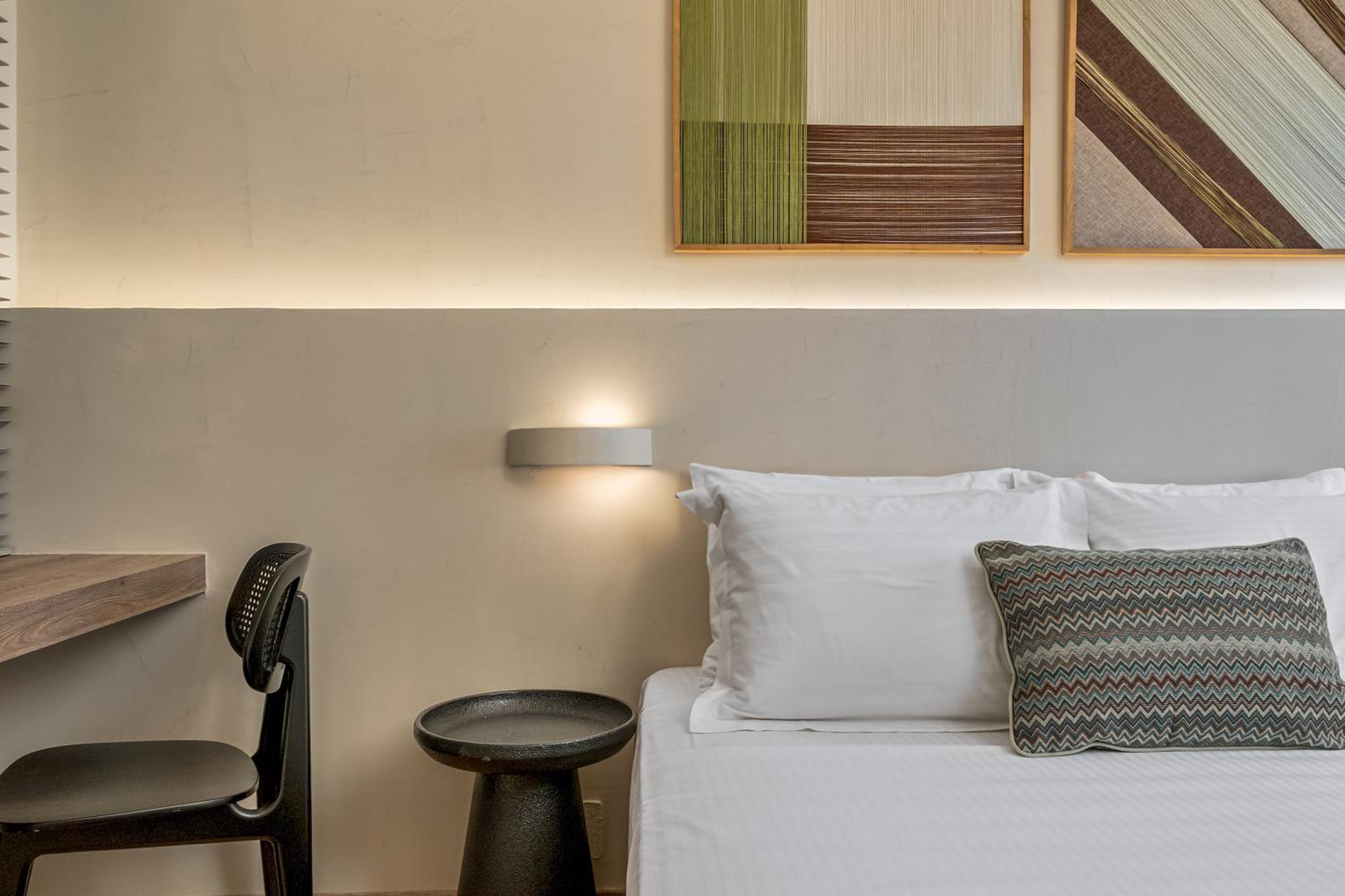 Deluxe Double Room with Balcony and Sea View - Photo 12