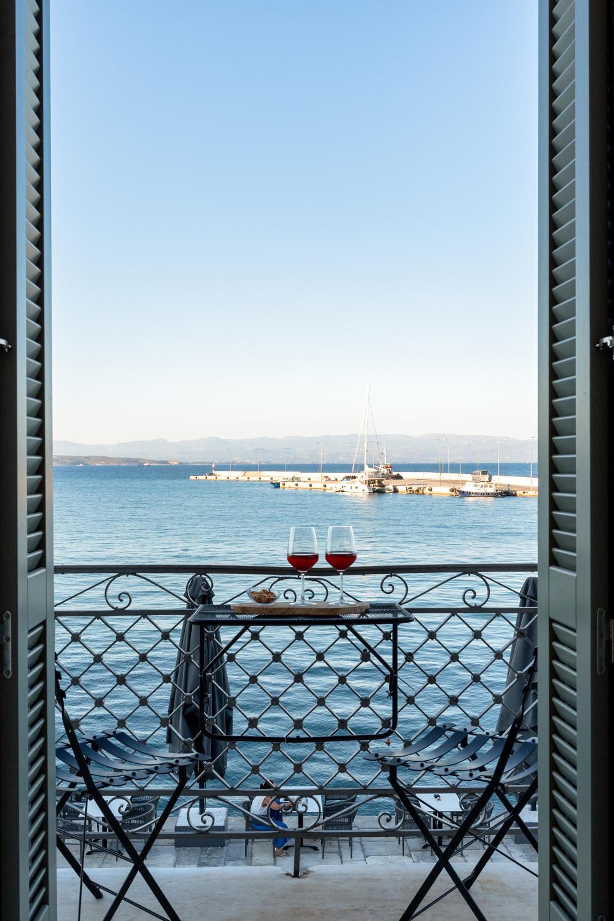 Deluxe Double Room with Balcony and Sea View - Photo 3