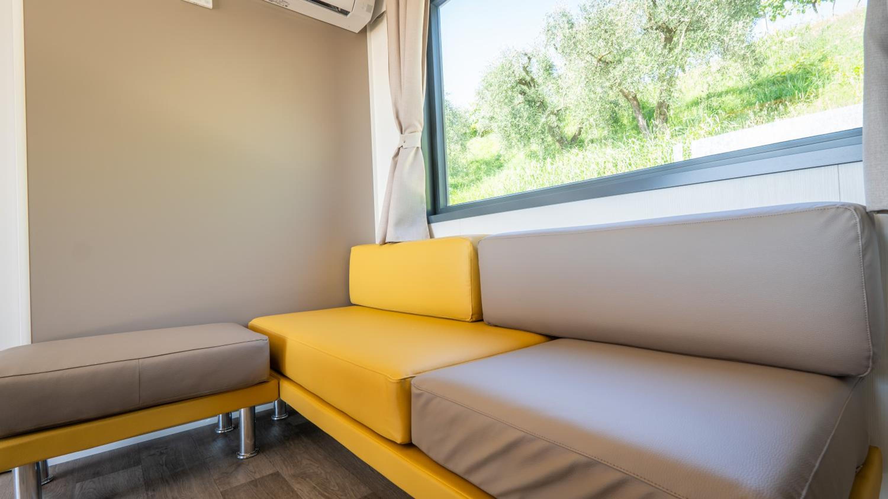 Mobile Home photo 2