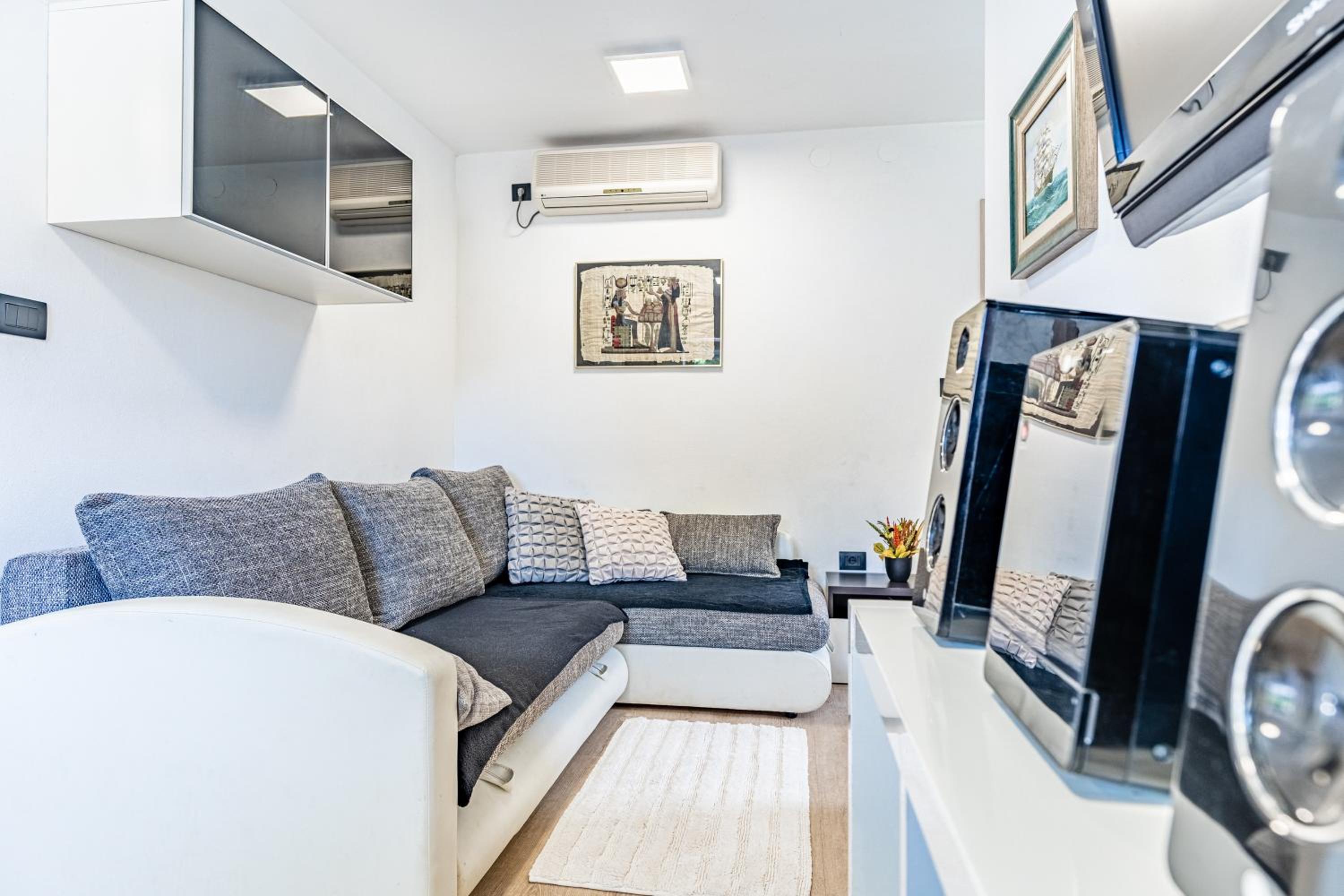 Two-Bedroom House photo 1