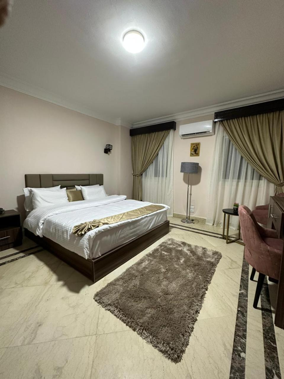 Deluxe Single Room