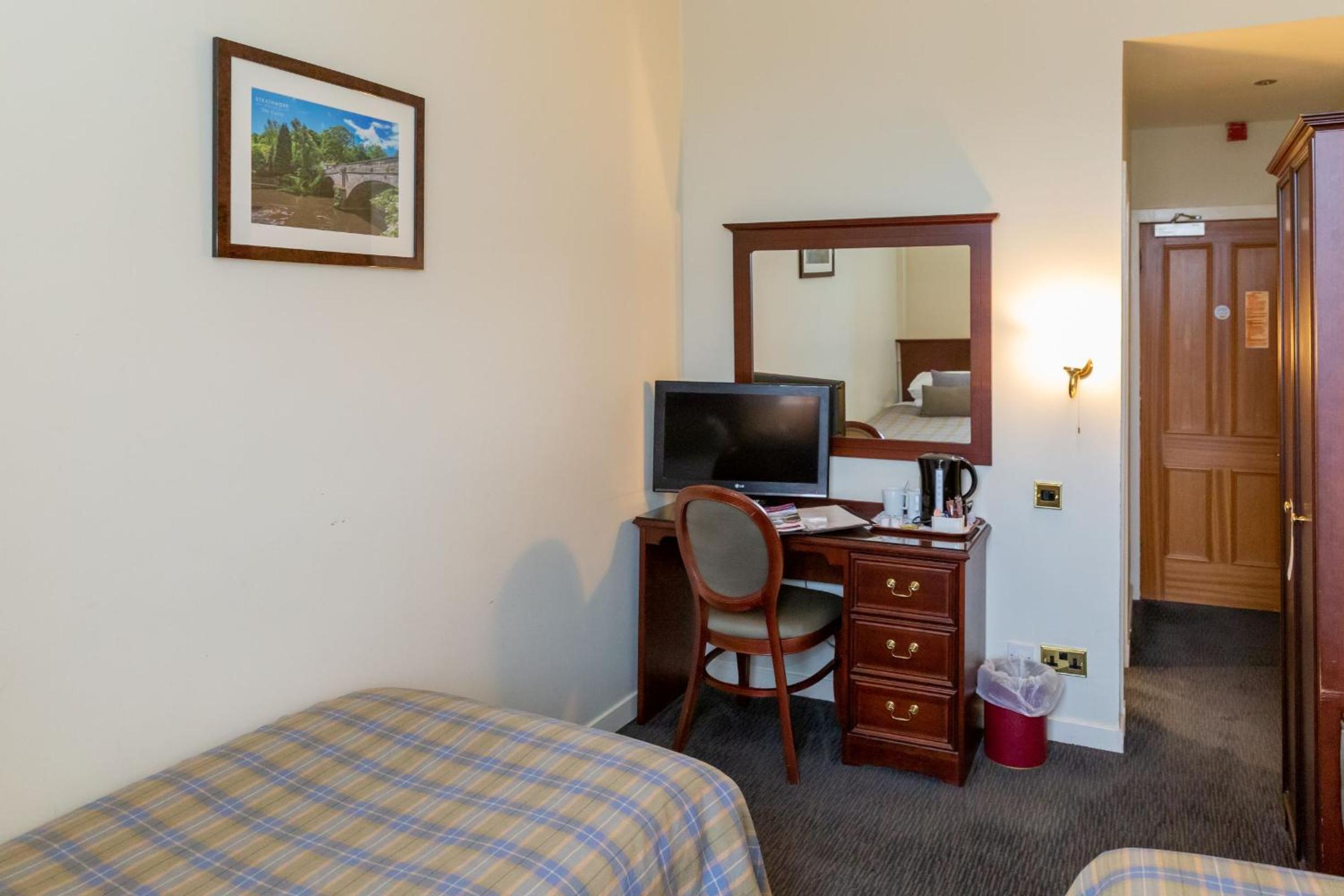 Classic Twin Room - Photo 4