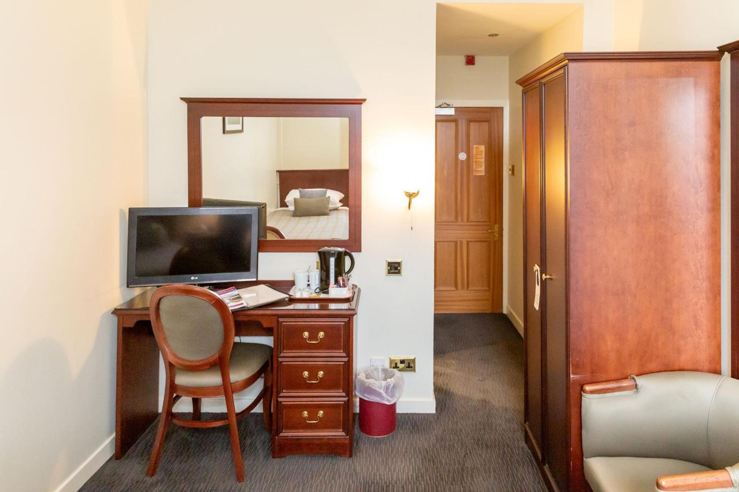 Classic Twin Room - Photo 3