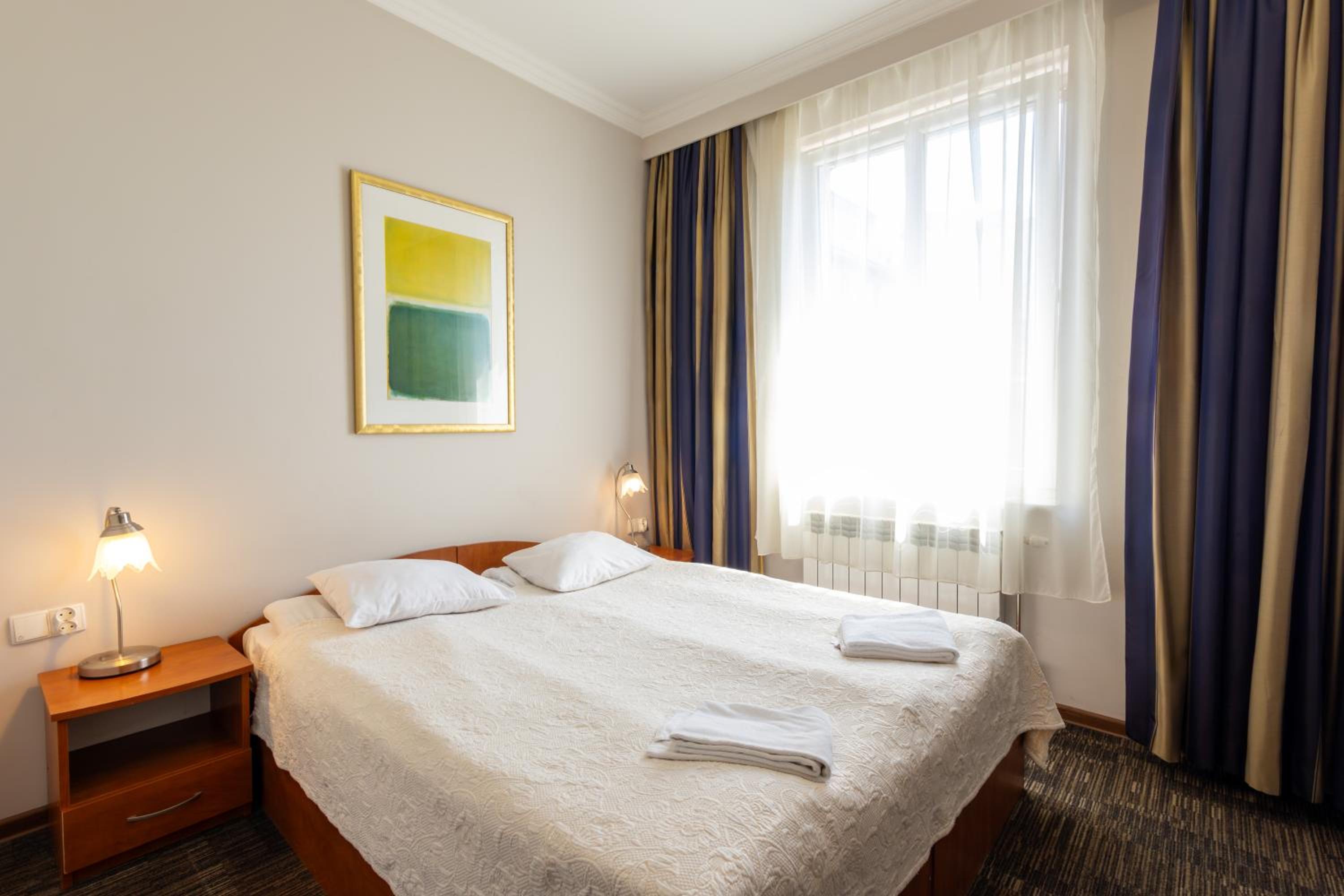 Double Room with Air-Conditioning