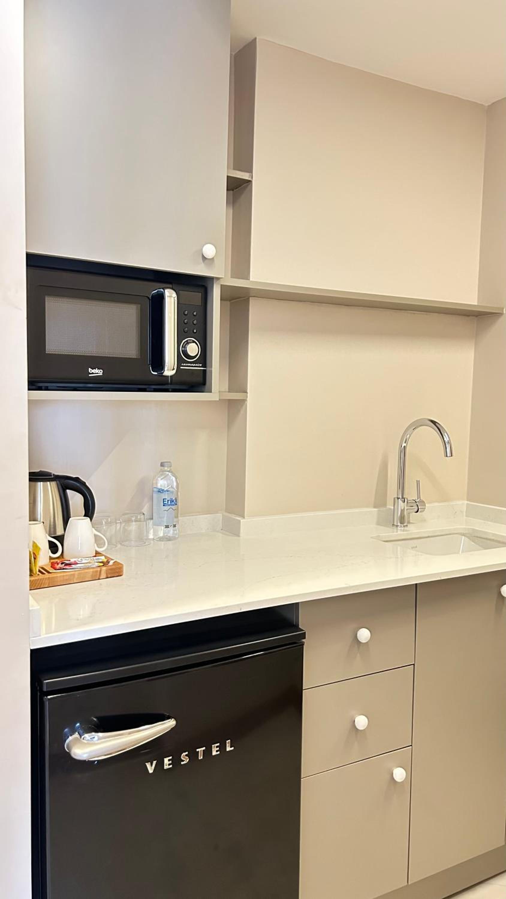 Suite with Mountain View - Photo 8