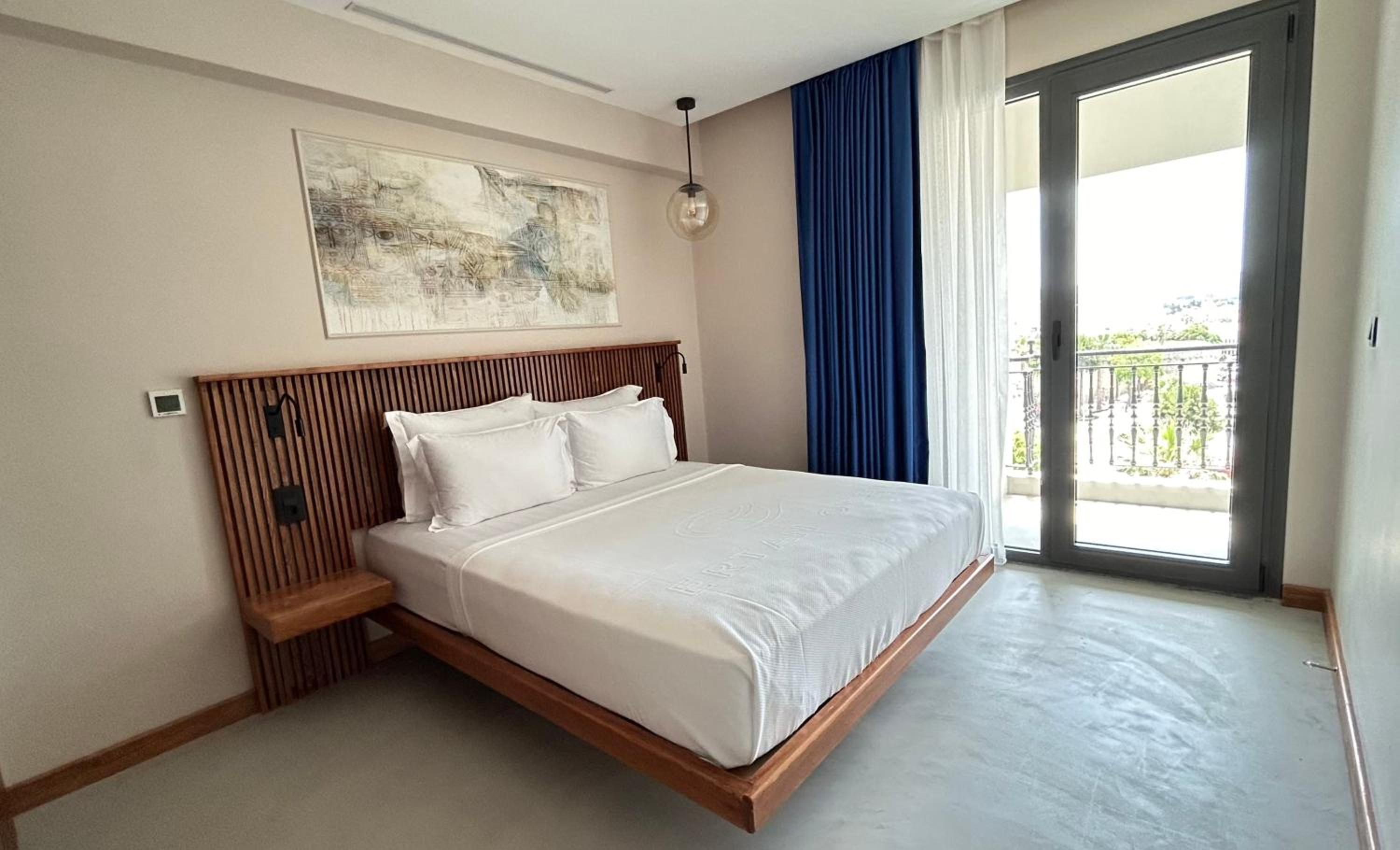 Suite with Mountain View - Photo 10