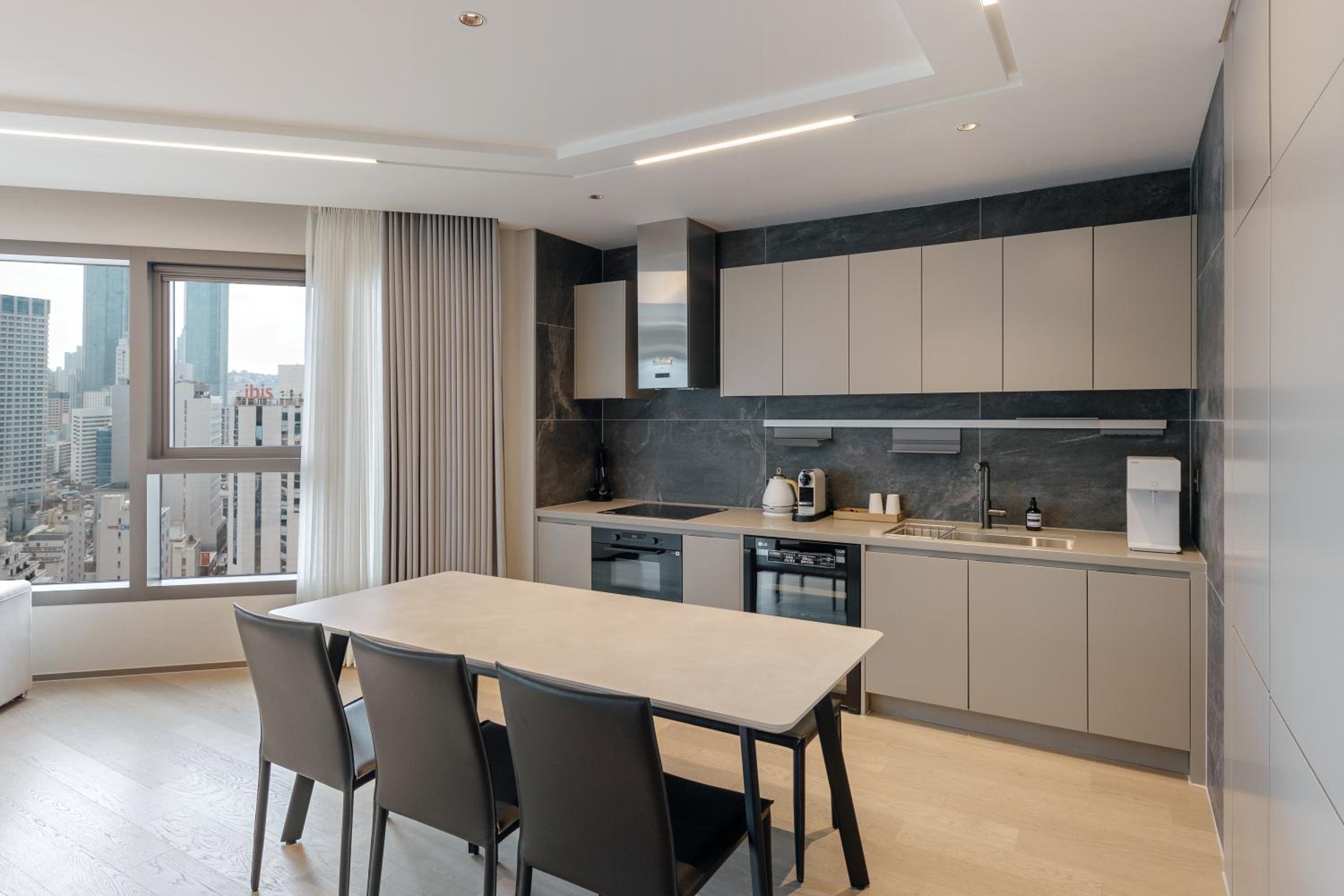 Royal Suite - Photo 4