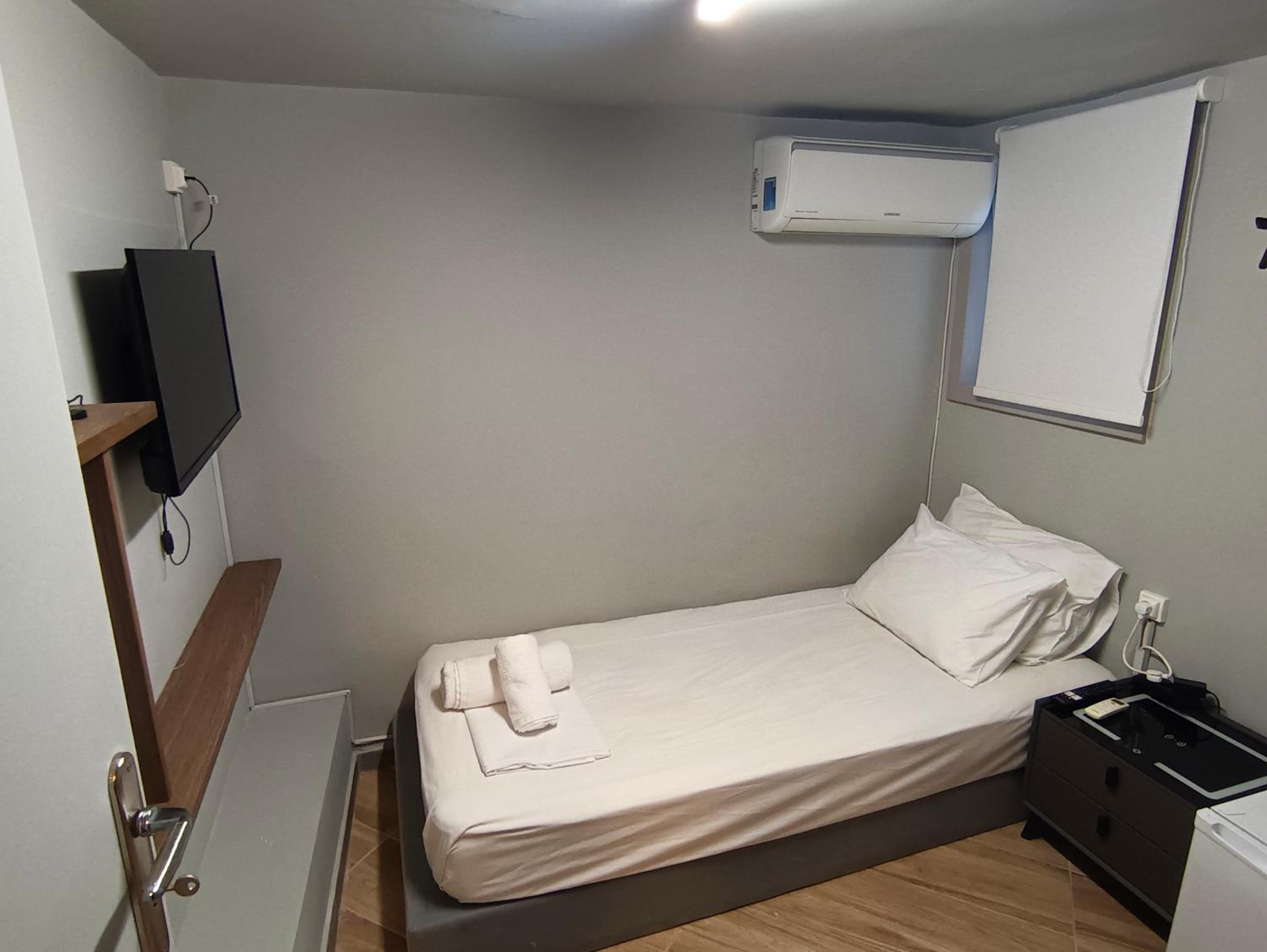 Deluxe Single Room