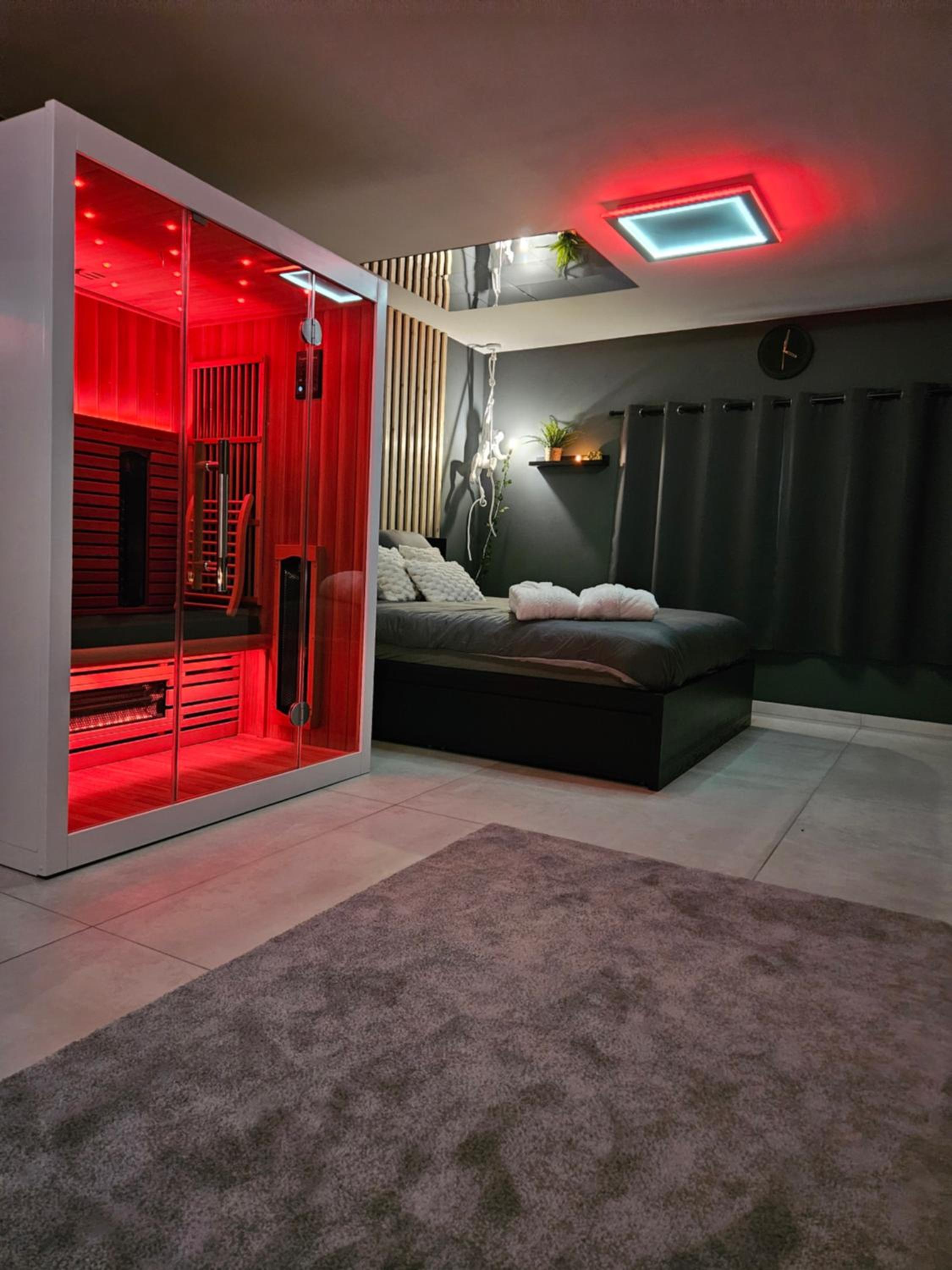 Double Room with Private Bathroom photo 2