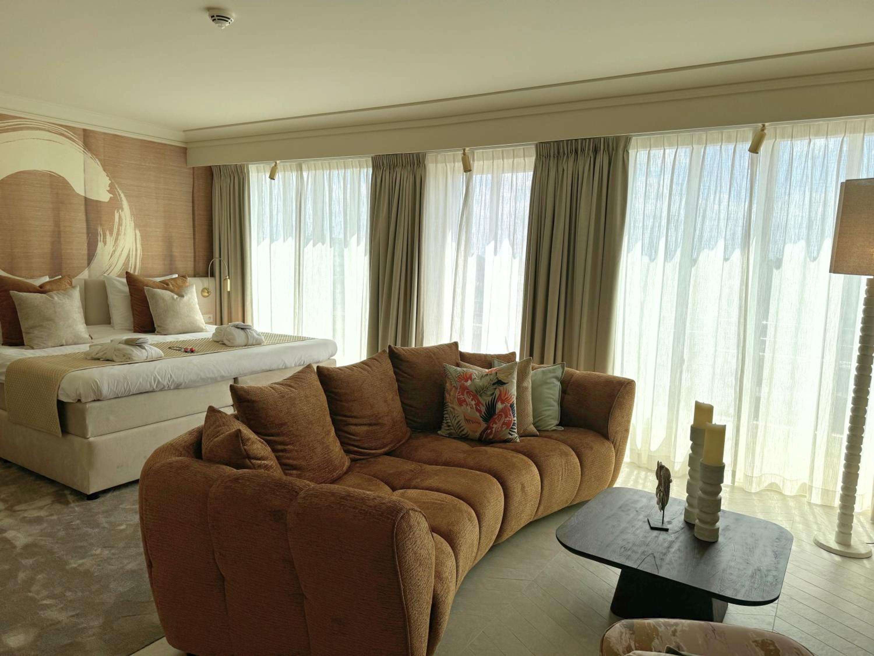 Suite with Spa Bath photo 2