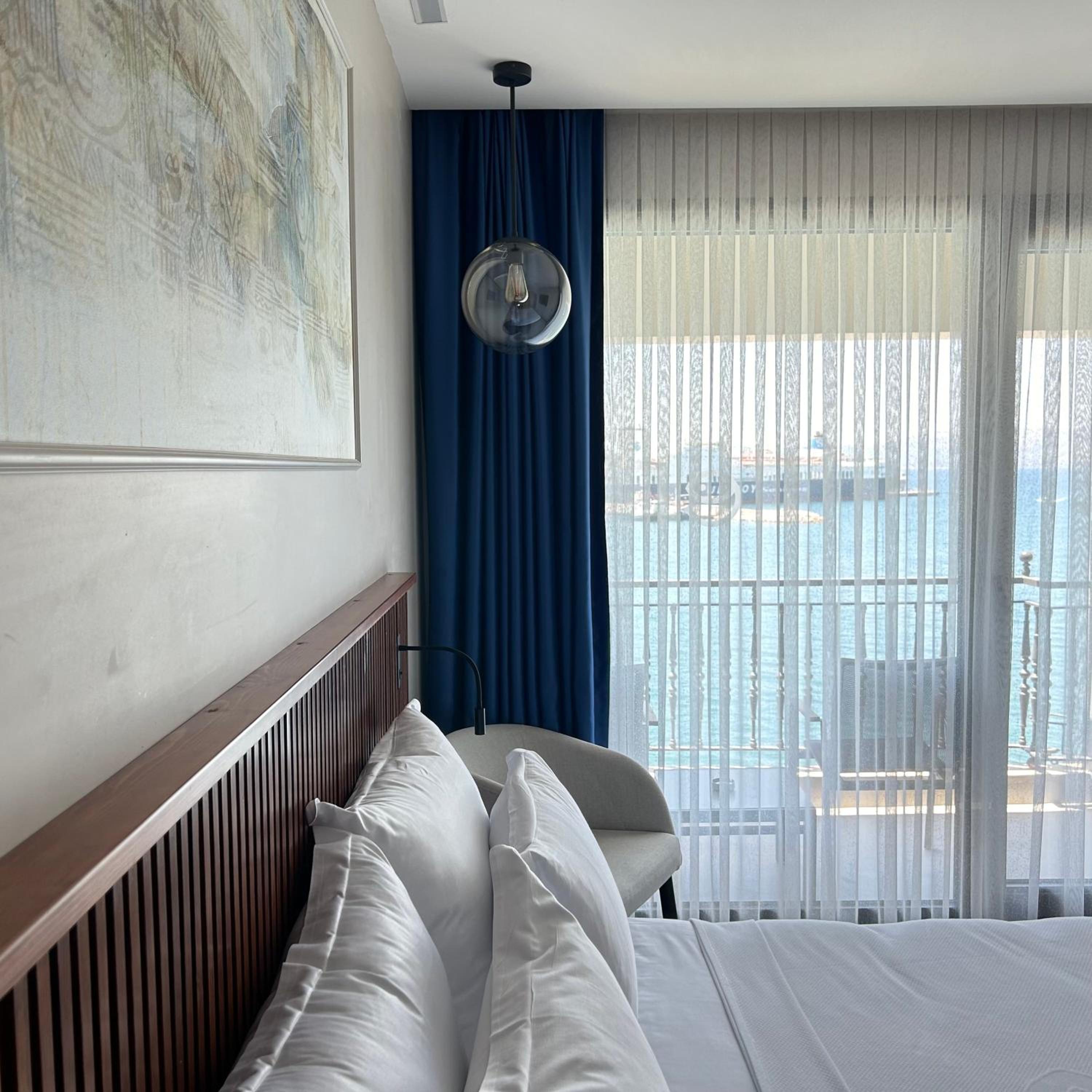 Double Room with Balcony and Sea View - Photo 6