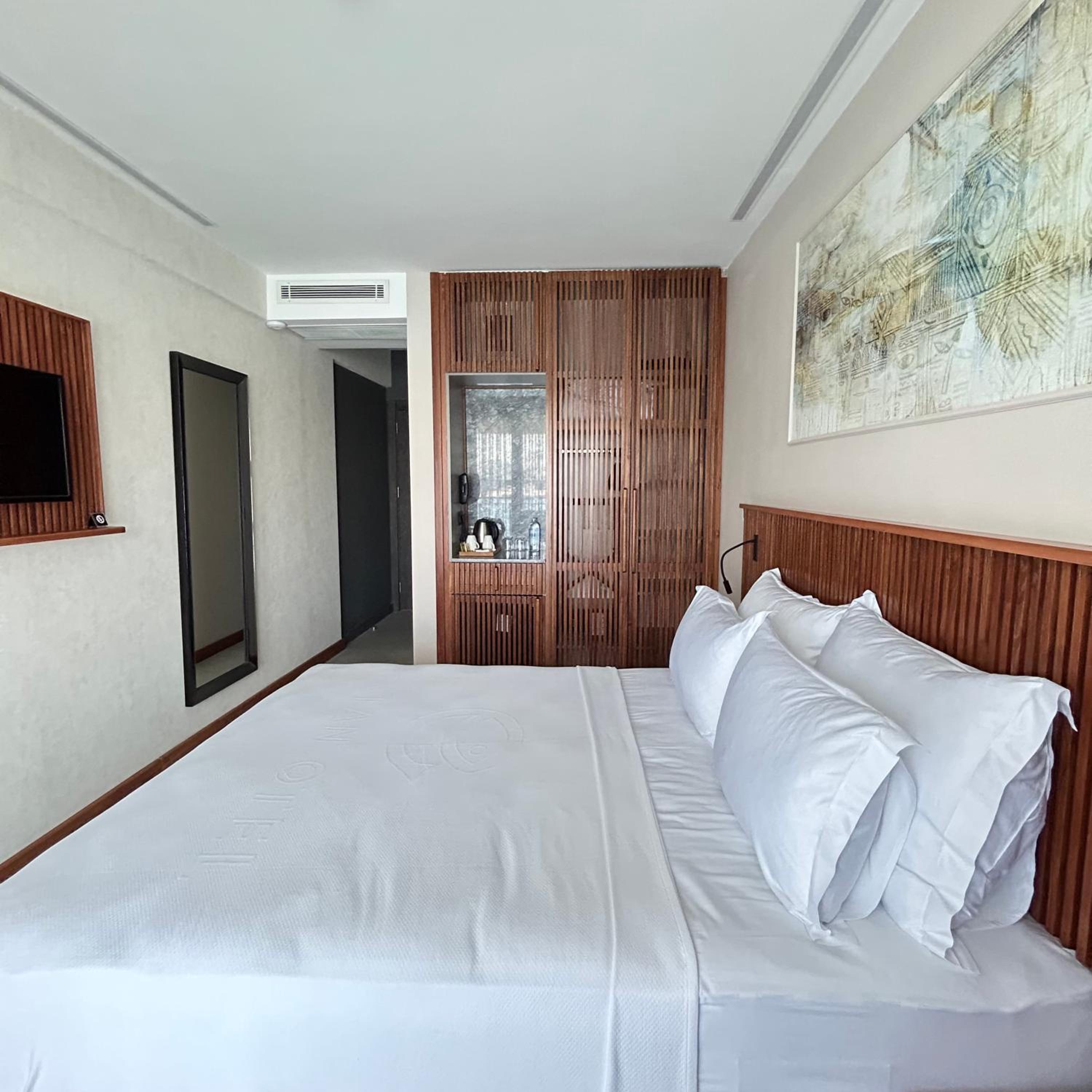 Double Room with Balcony and Sea View - Photo 5