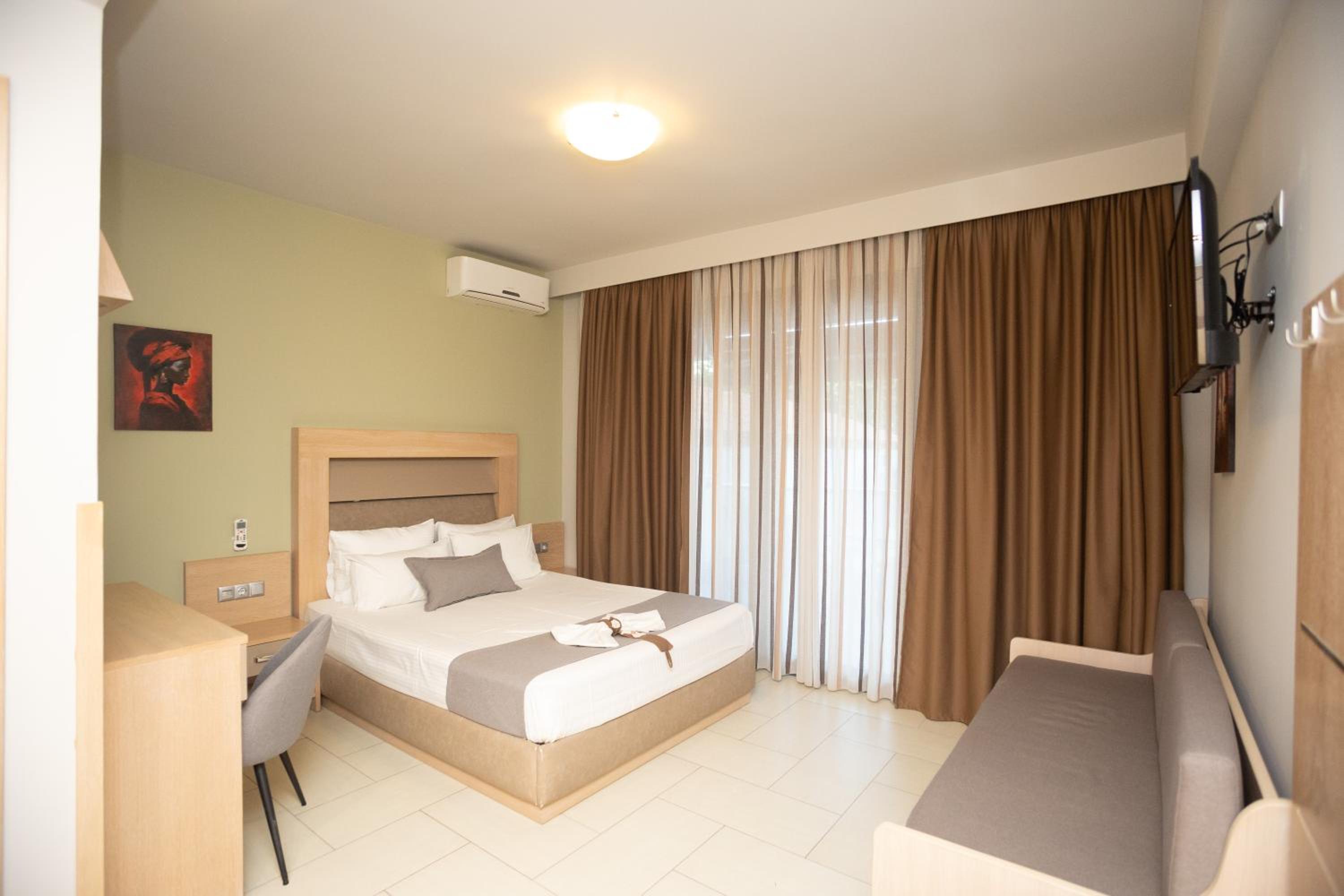 Deluxe Studio (4 Adults) - Photo 7