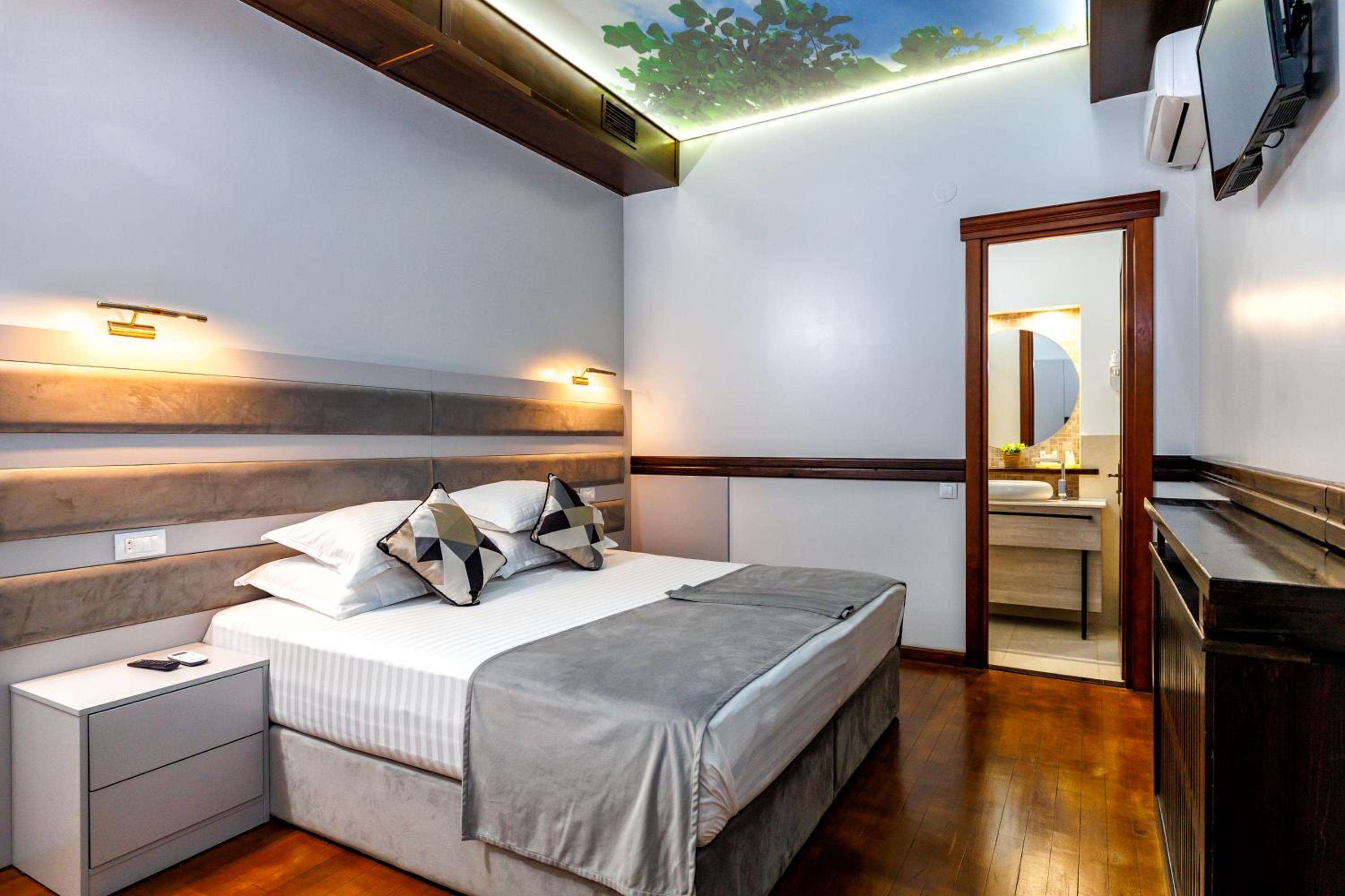 Double or Twin Room photo 3