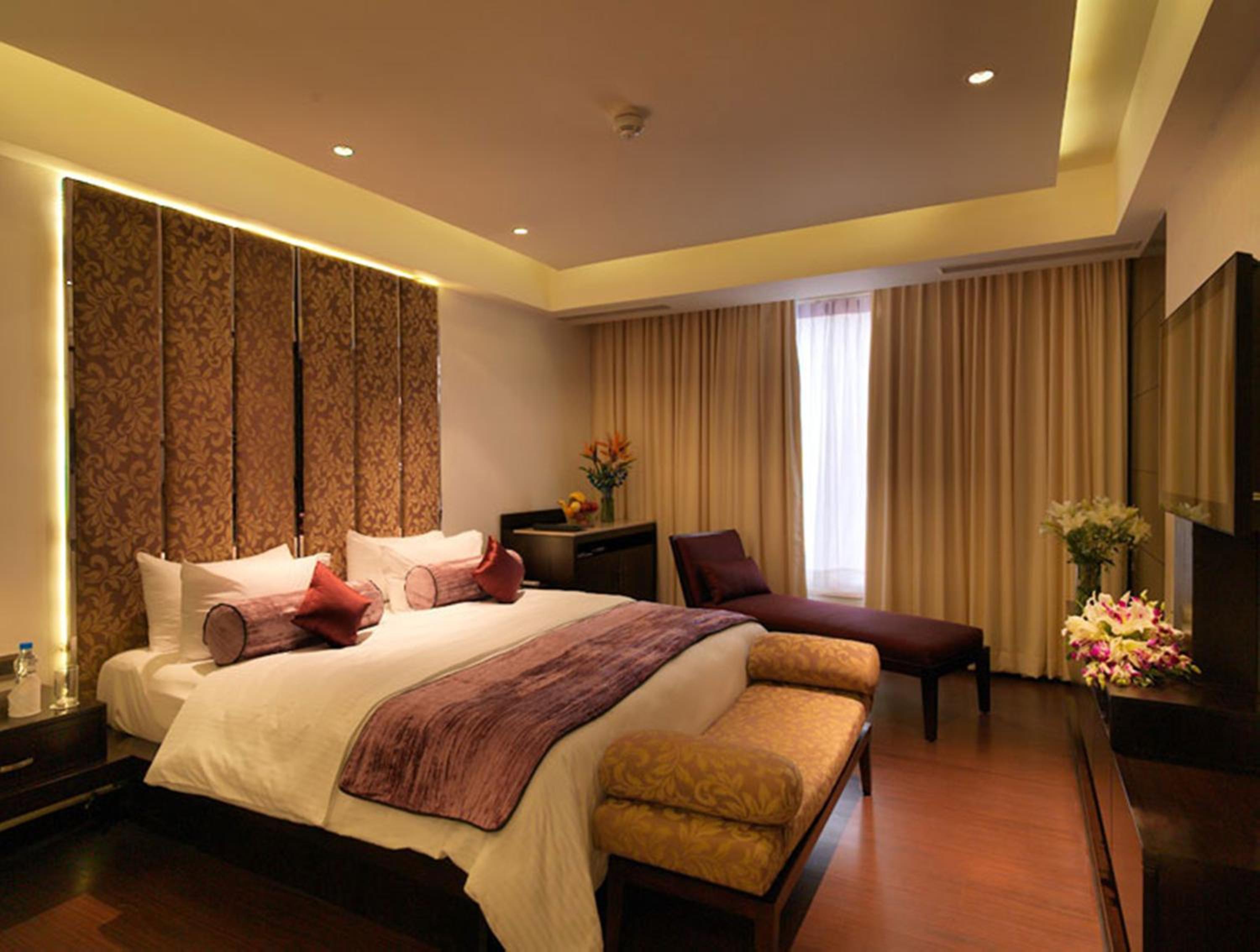 Plunge Pool King Room with Bath tub Plunge Pool King Room with Bath tub