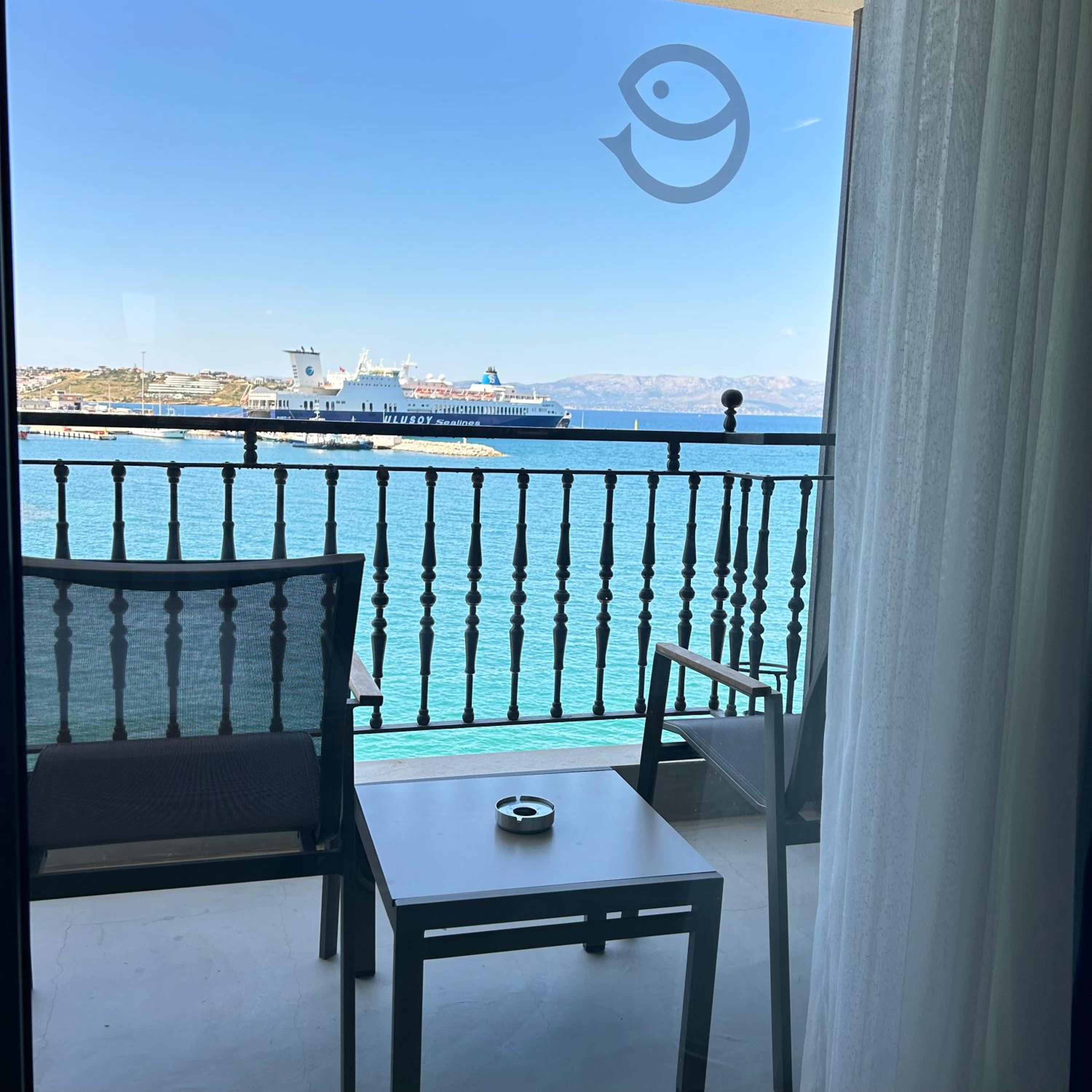 Deluxe Double Room with Sea View - Photo 8