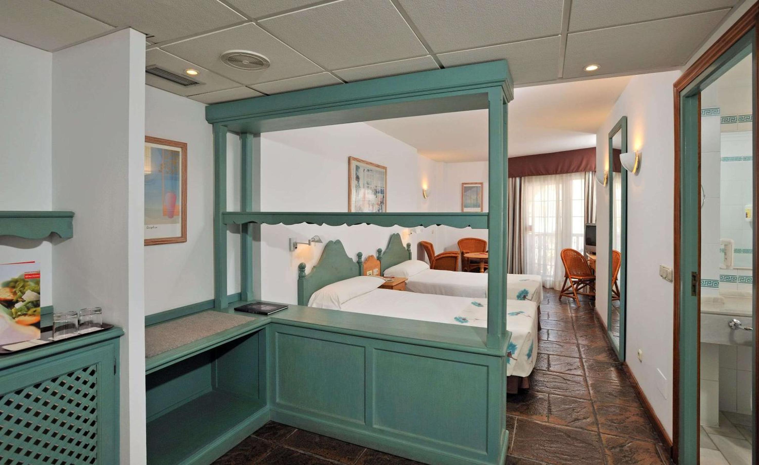 Connected Room with Side Sea View - Photo 1