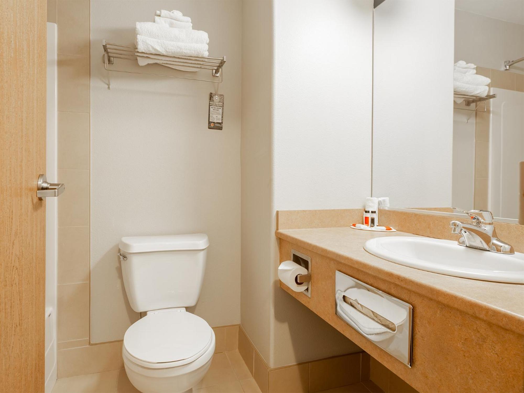 Queen Room - Disability Access - Non-Smoking - Photo 2