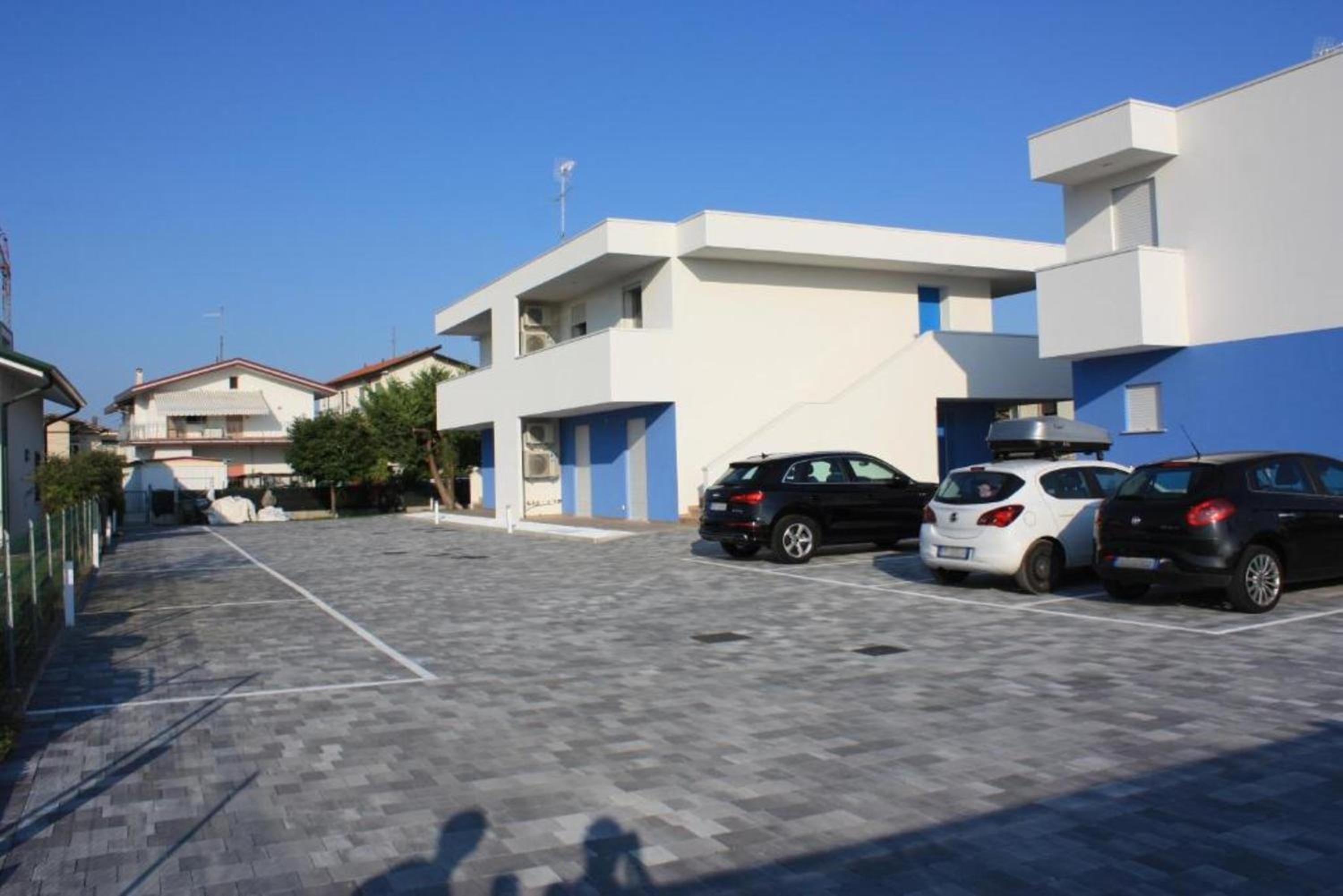 Two-Bedroom Deluxe Apartment with Garden View photo 2