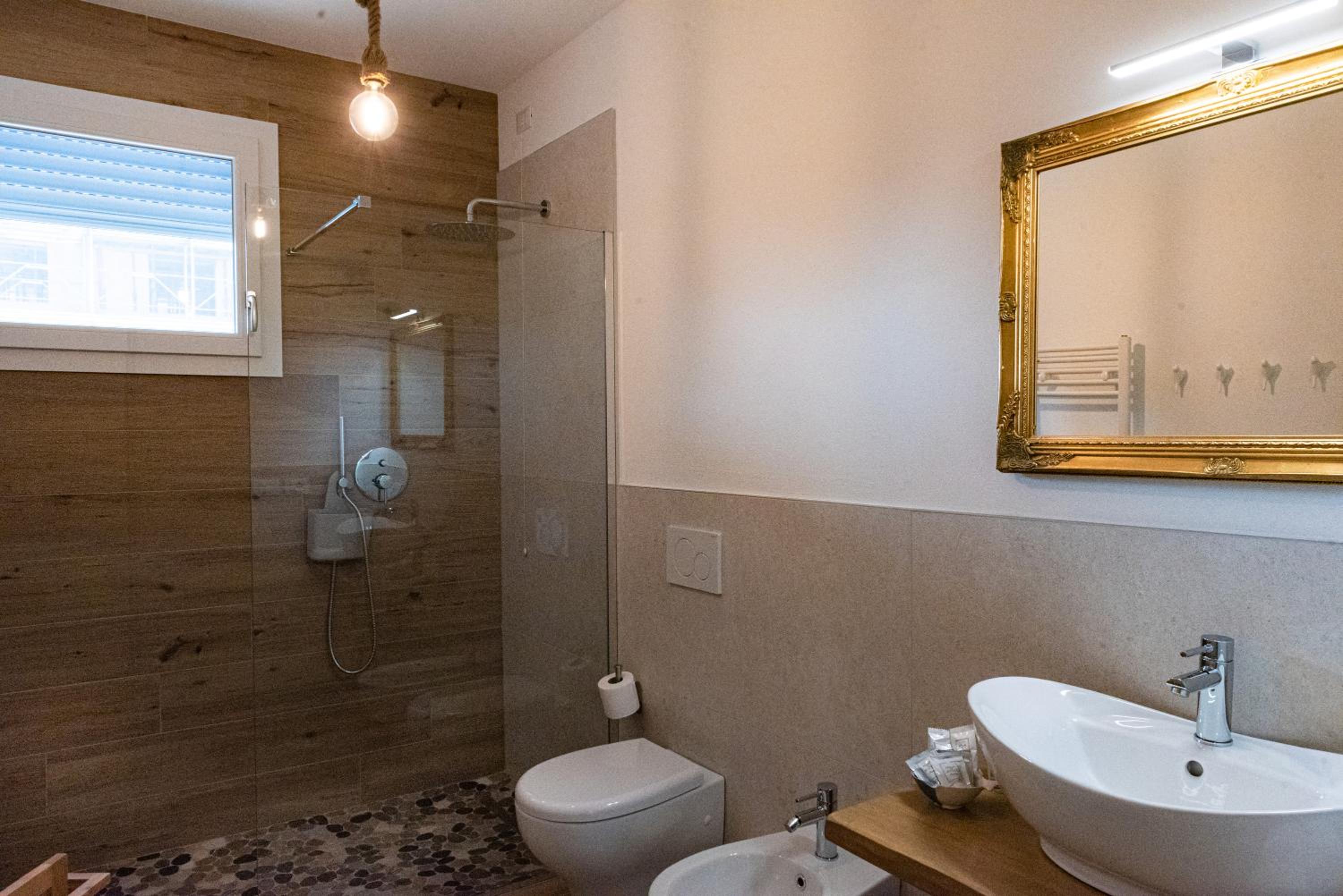 Two-Bedroom Deluxe Apartment with Garden View photo 2