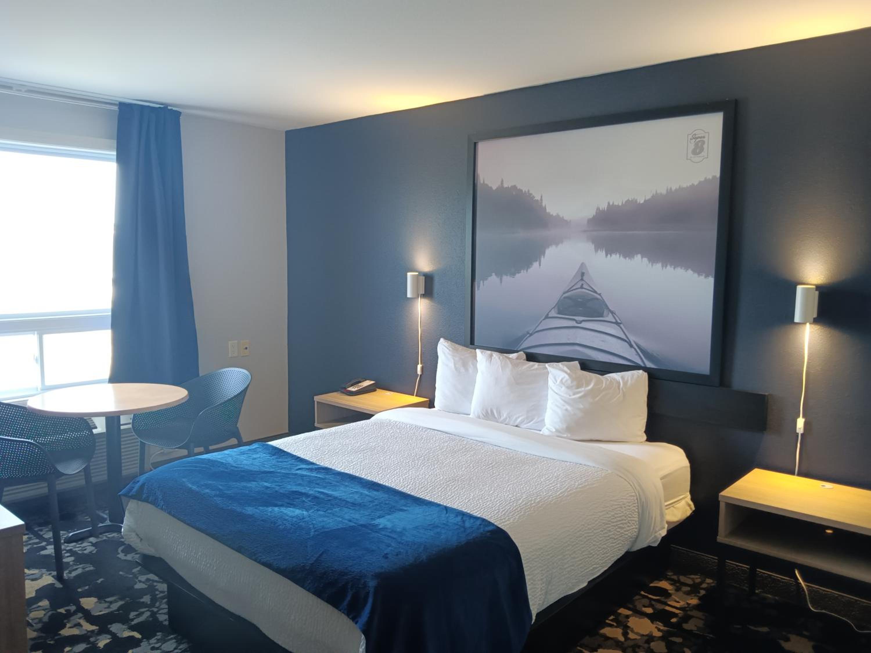 King Room - Non-Smoking - Photo 1