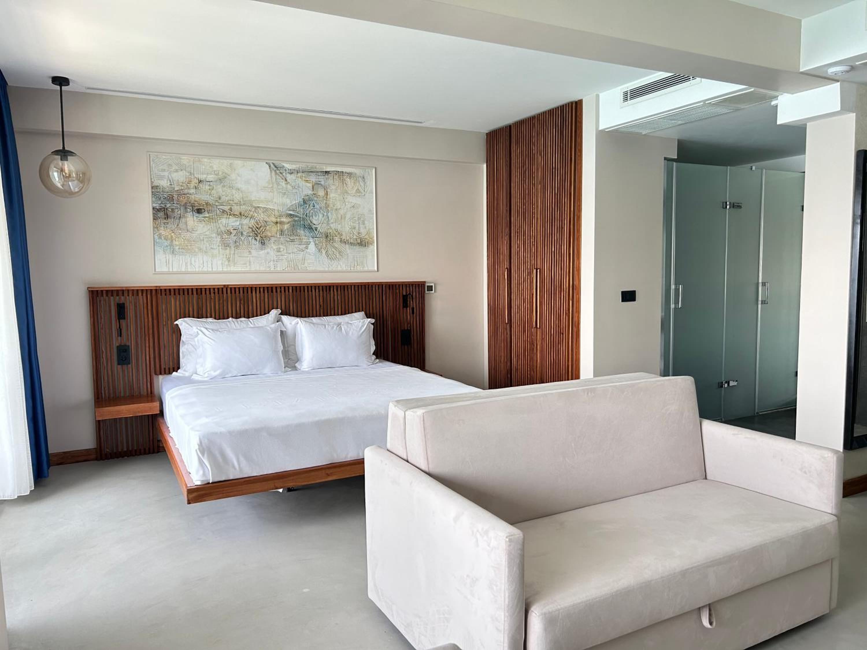 Suite with Sea View - Photo 10