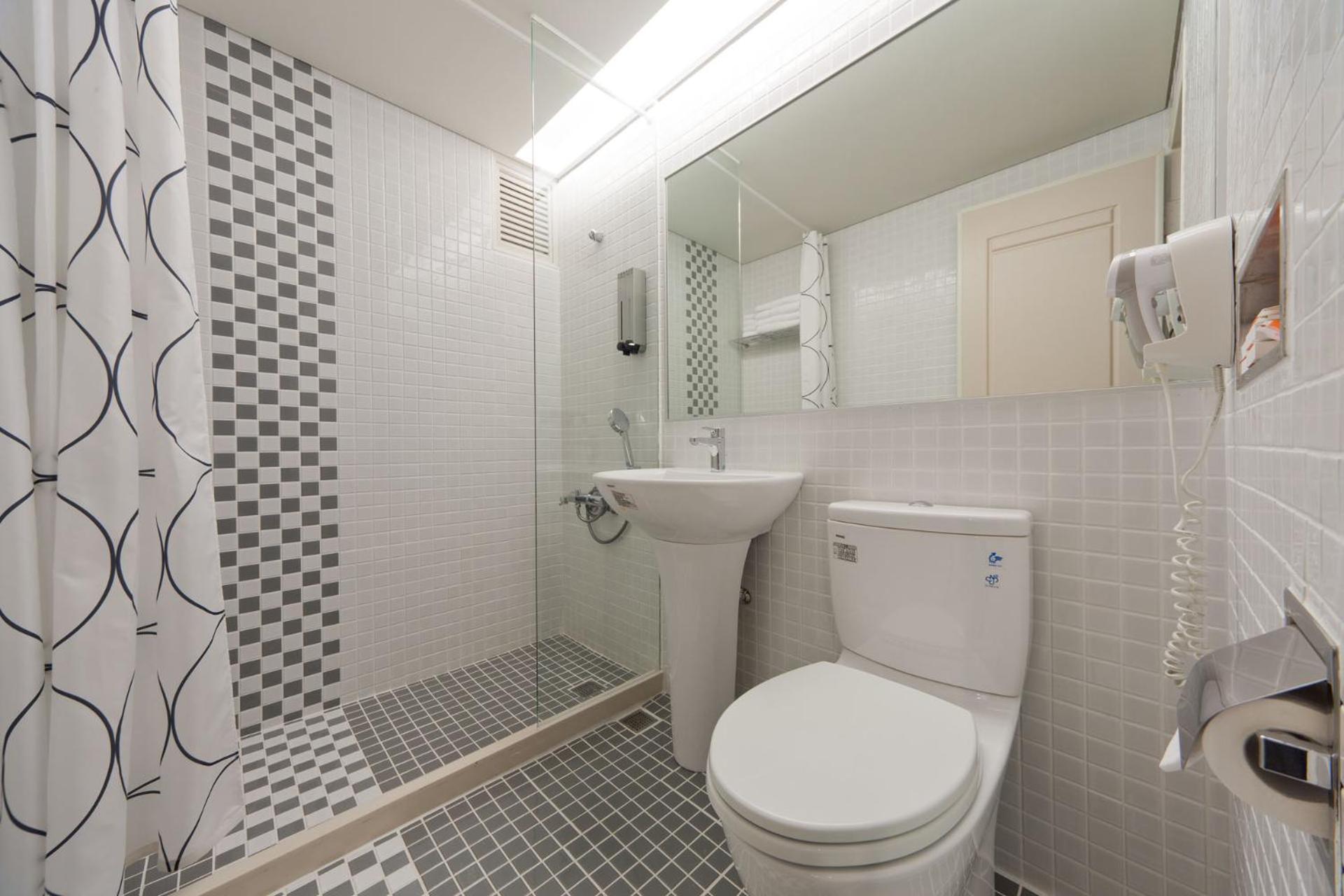 Standard Quadruple Room - Photo 3